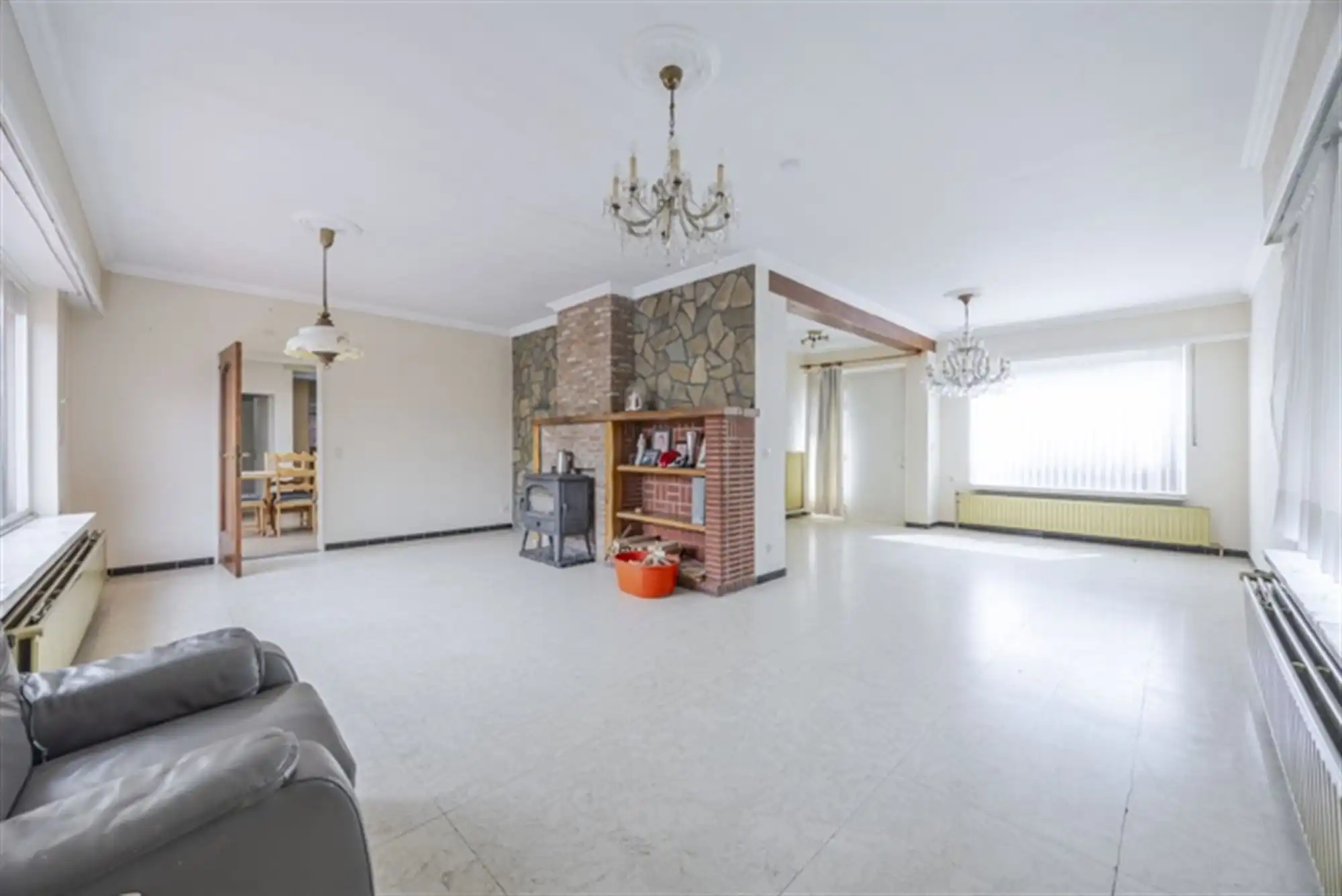 Landhuis met bijgebouwen op 3835 m² op rustige ligging foto 6