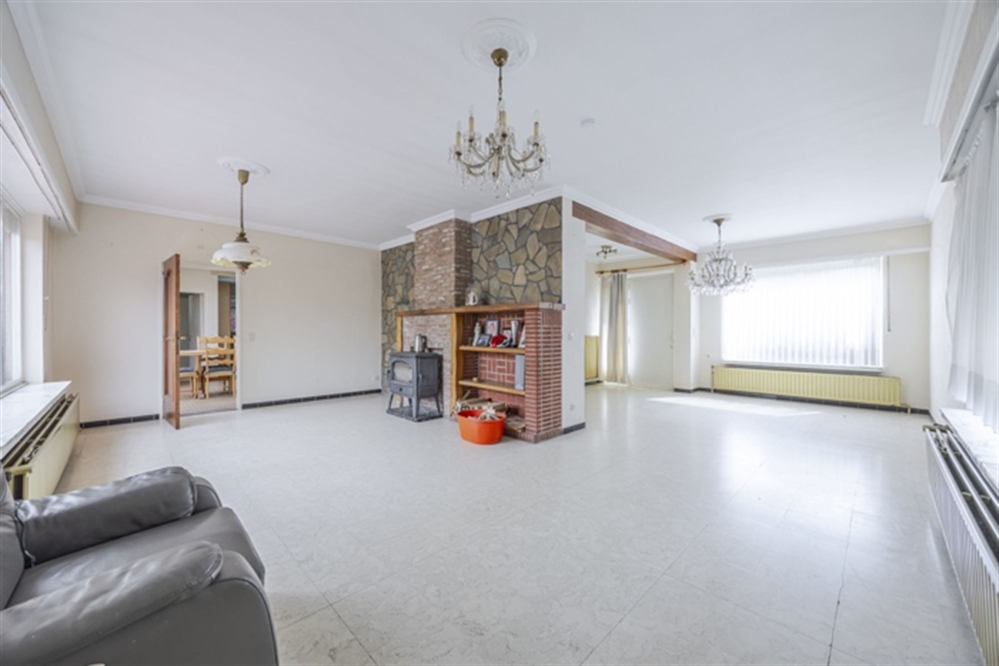 Landhuis met bijgebouwen op 3835 m² op rustige ligging foto 6