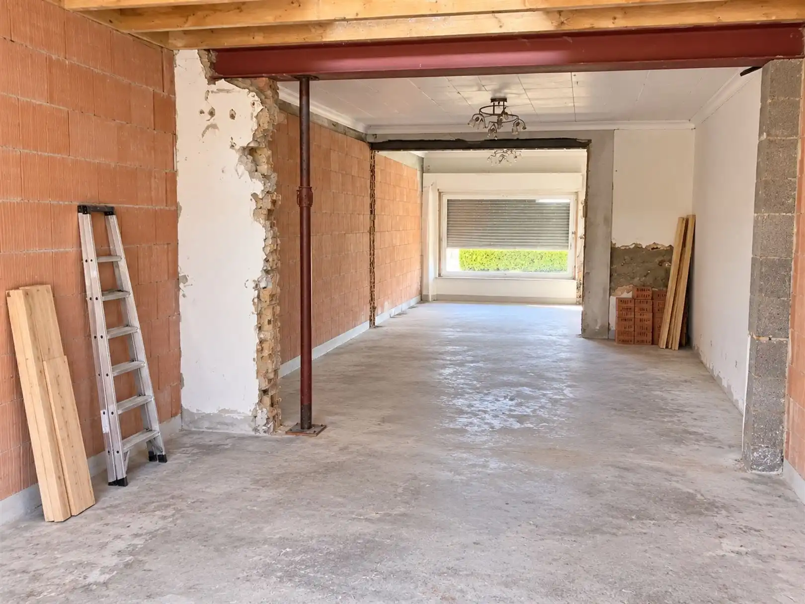 Welke handige Harry ziet het helemaal zitten om deze woning verder af te werken en volledig naar eigen smaak in te richten? foto 3