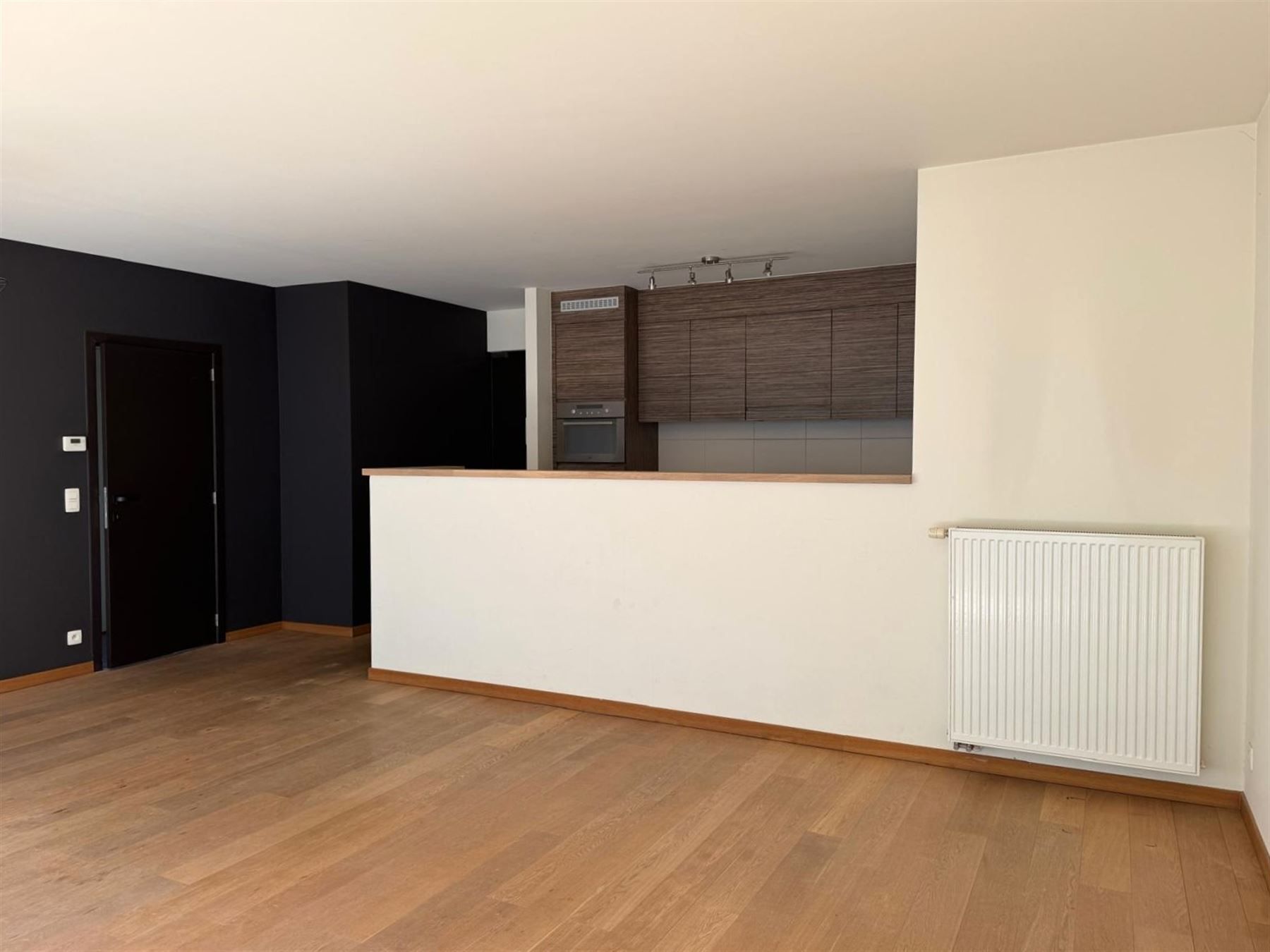 Recent centraal gelegen appartement met parkeerplaats foto 3