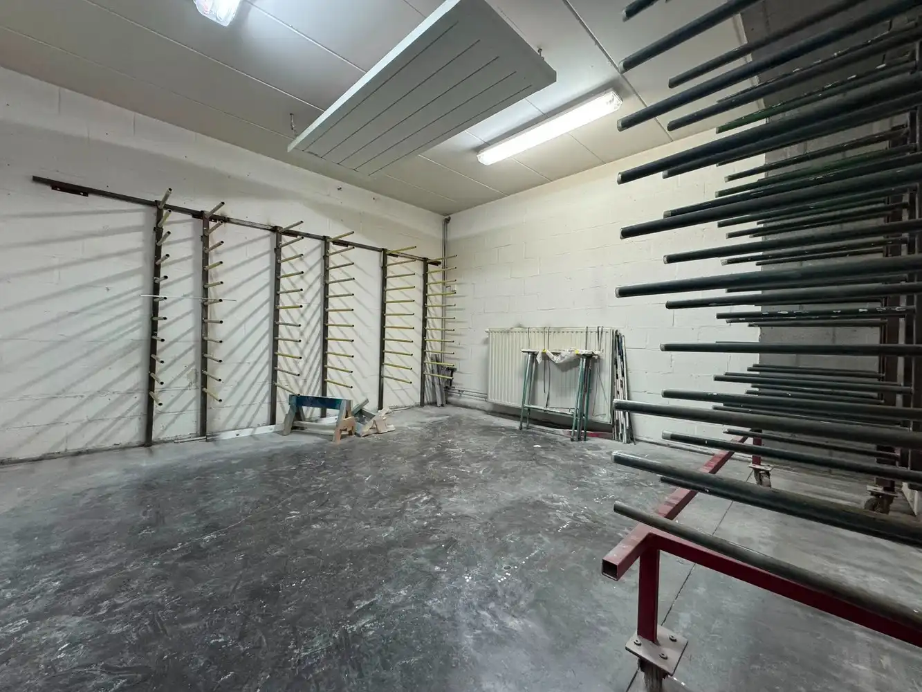 Villa met zwembad en bijgebouw foto 30
