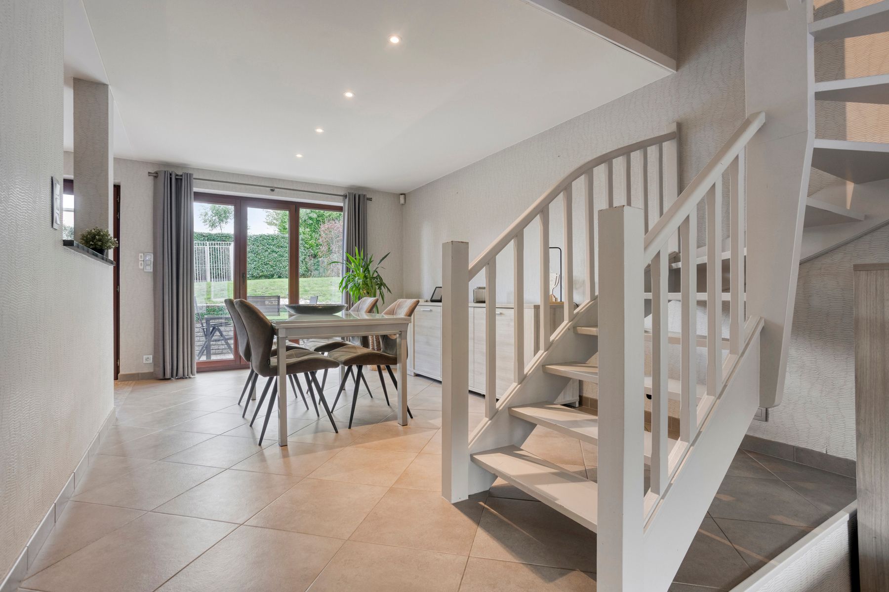 Woning met 3slpk, tuin en oprit, dorpskern nabij Beukenbos. foto 6