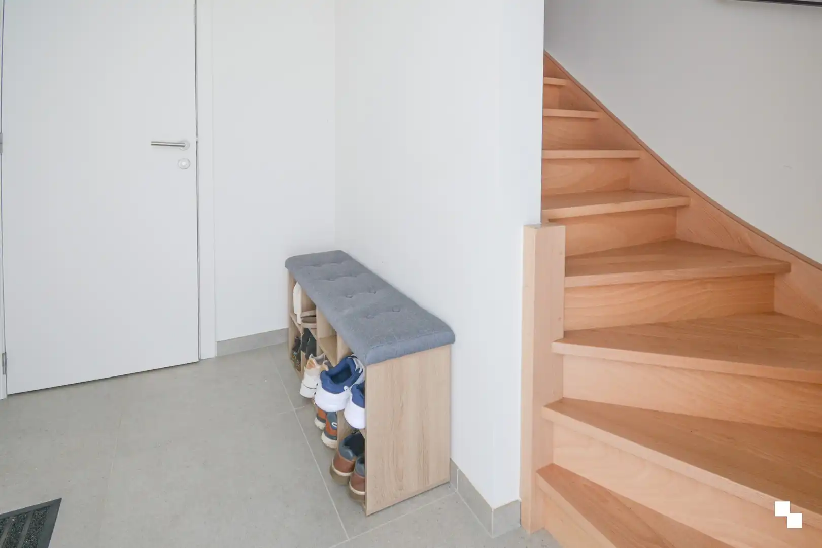 Energiezuinige recente half open bebouwing met tuin en garage te Gits foto 2