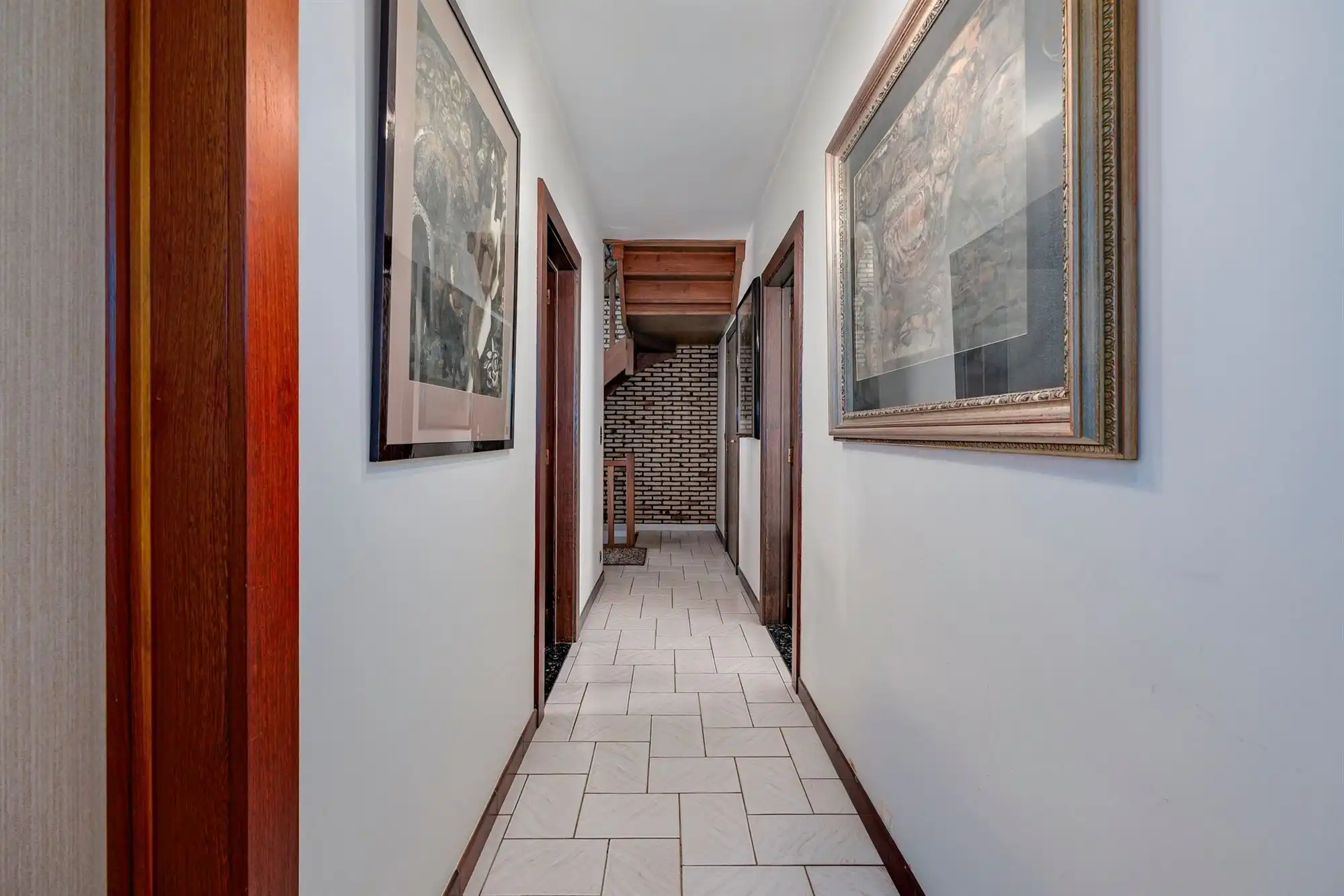 Ruime open bebouwing met 3 slaapkamers en veel potentieel foto 10