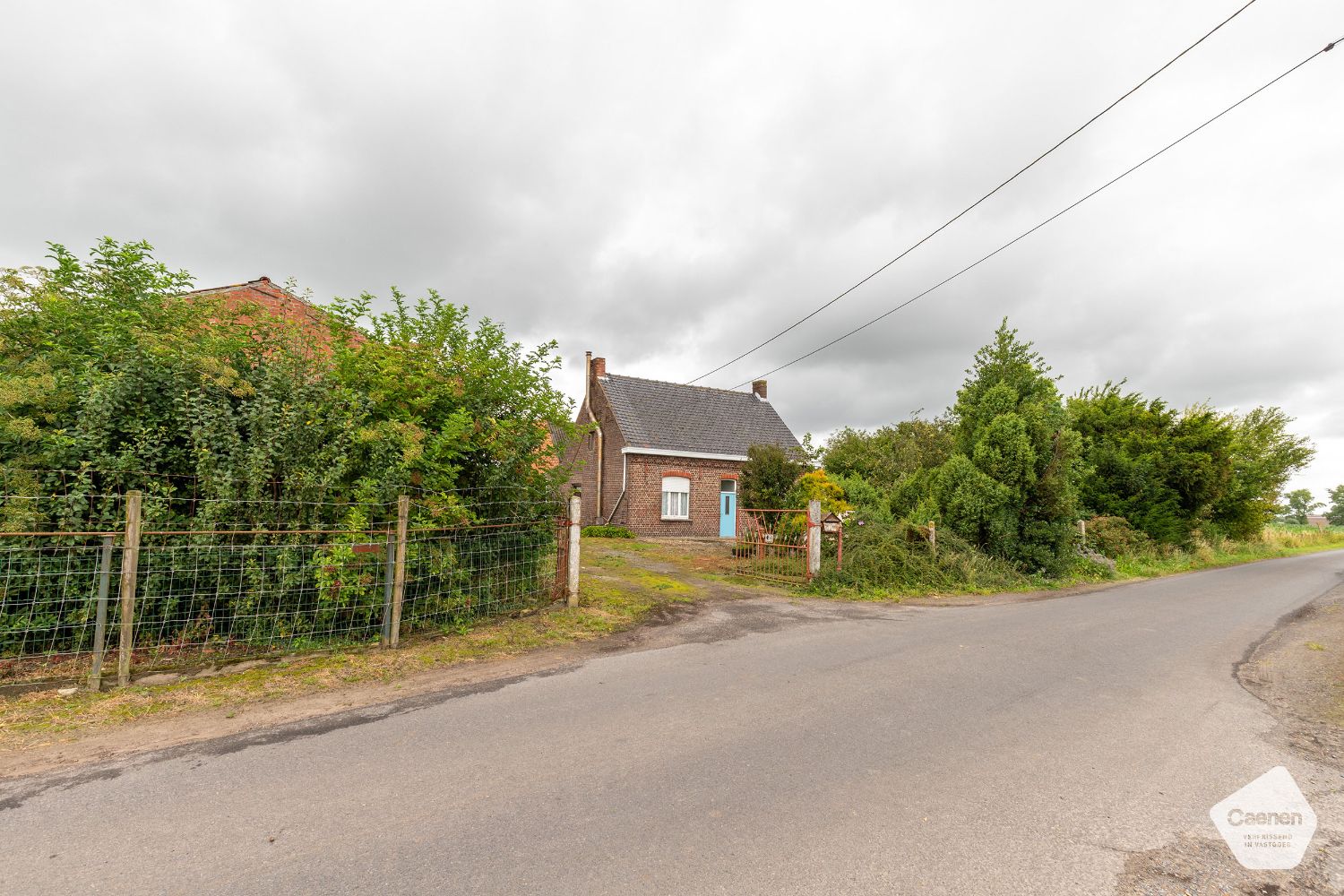 Te Renoveren Authentieke Hoeve met bijgebouwen in oase van groen en prachtige vergezichten foto 2