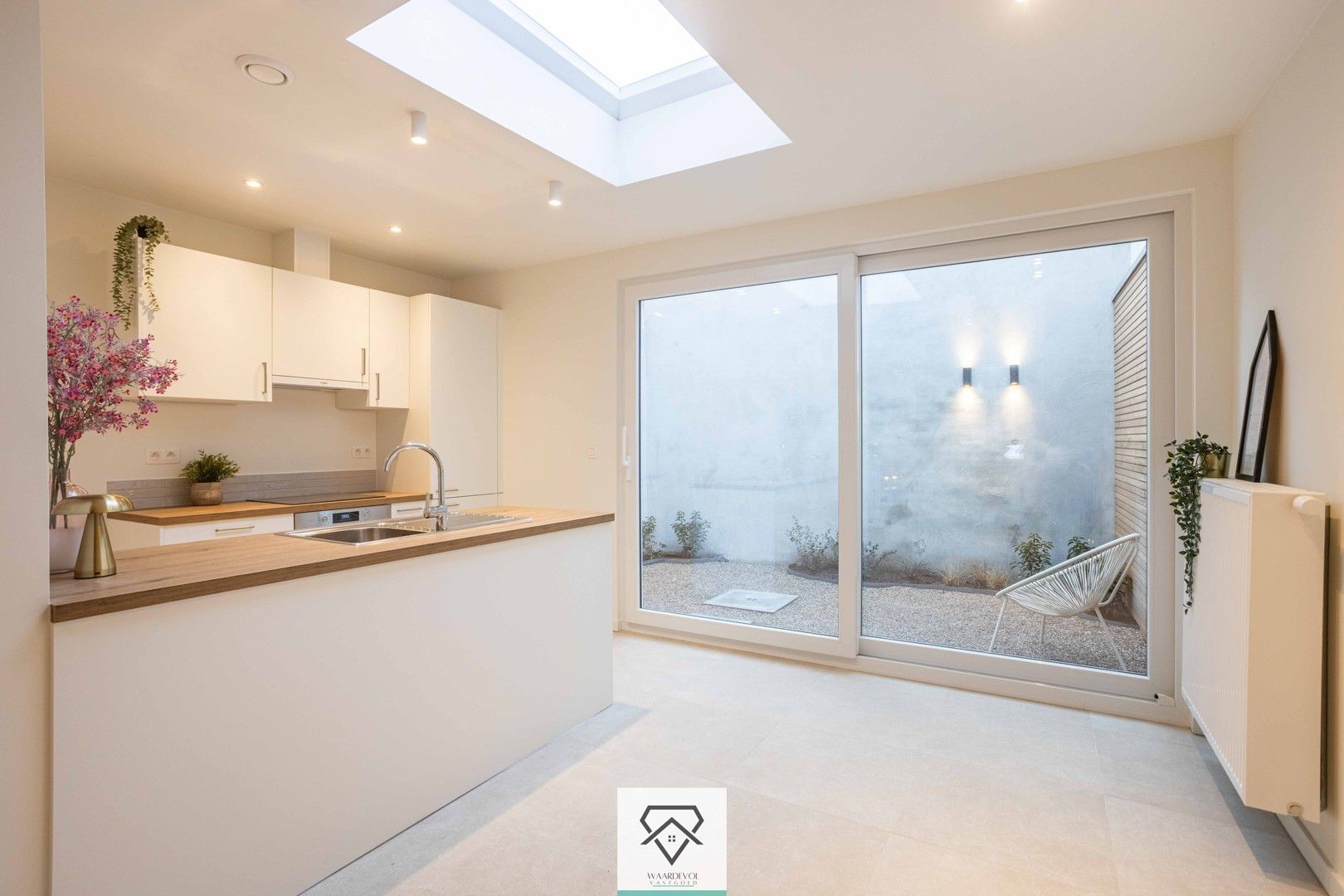 Comfortabel en duurzaam wonen op een gegeerde locatie met drie slaapkamers foto 3