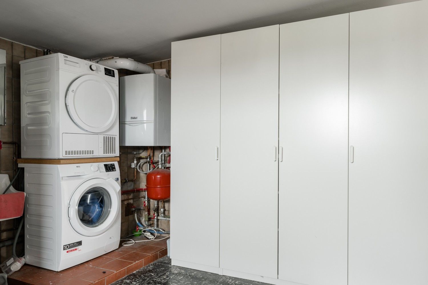 Rustig gelegen 3 SLK woning in een doodlopende straat tussen de weilanden! foto 12