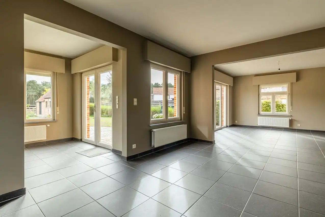 Instapklare, verrassend ruimle woning in landelijke omgeving foto 14