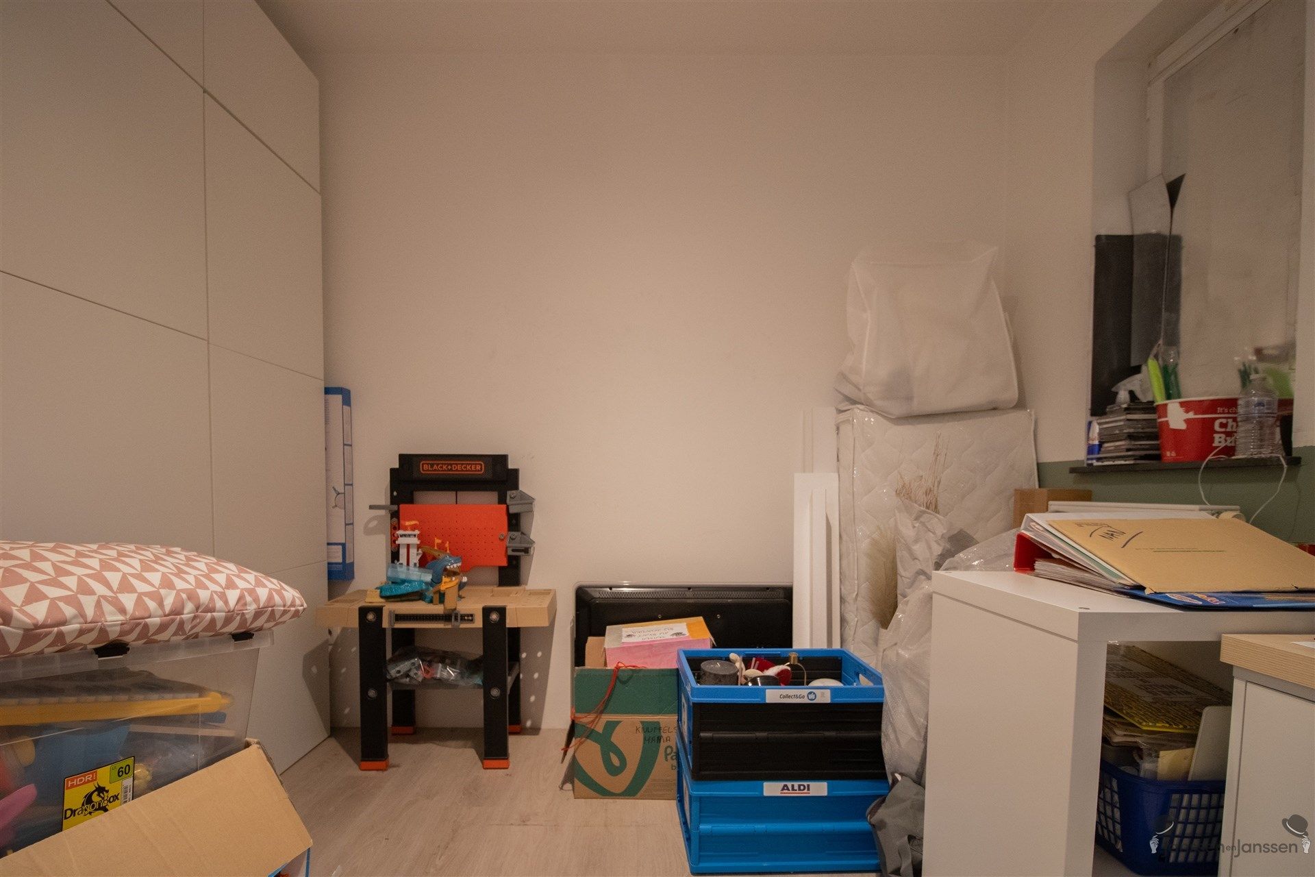 Rustig gelegen woning met 3 slaapkamers en inpandige garage op 223 m² foto 7