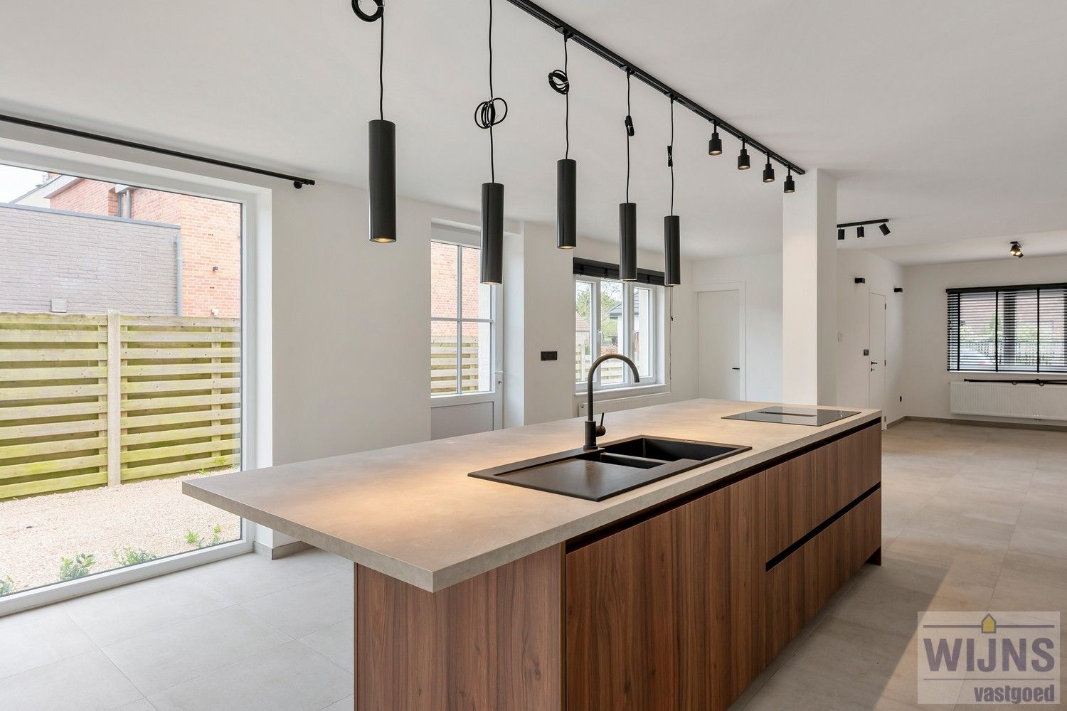 Prachtig gerenoveerde woning met 3 slpkm foto 13