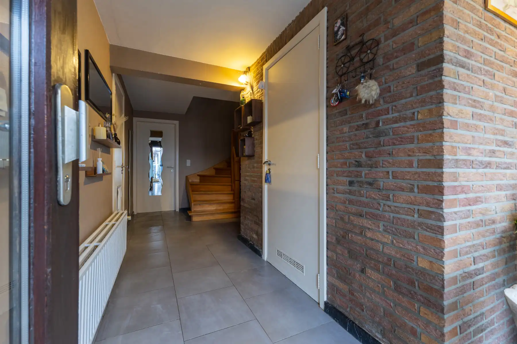 Gunstig gelegen woning met 4 slaapkamers en tuin foto 2