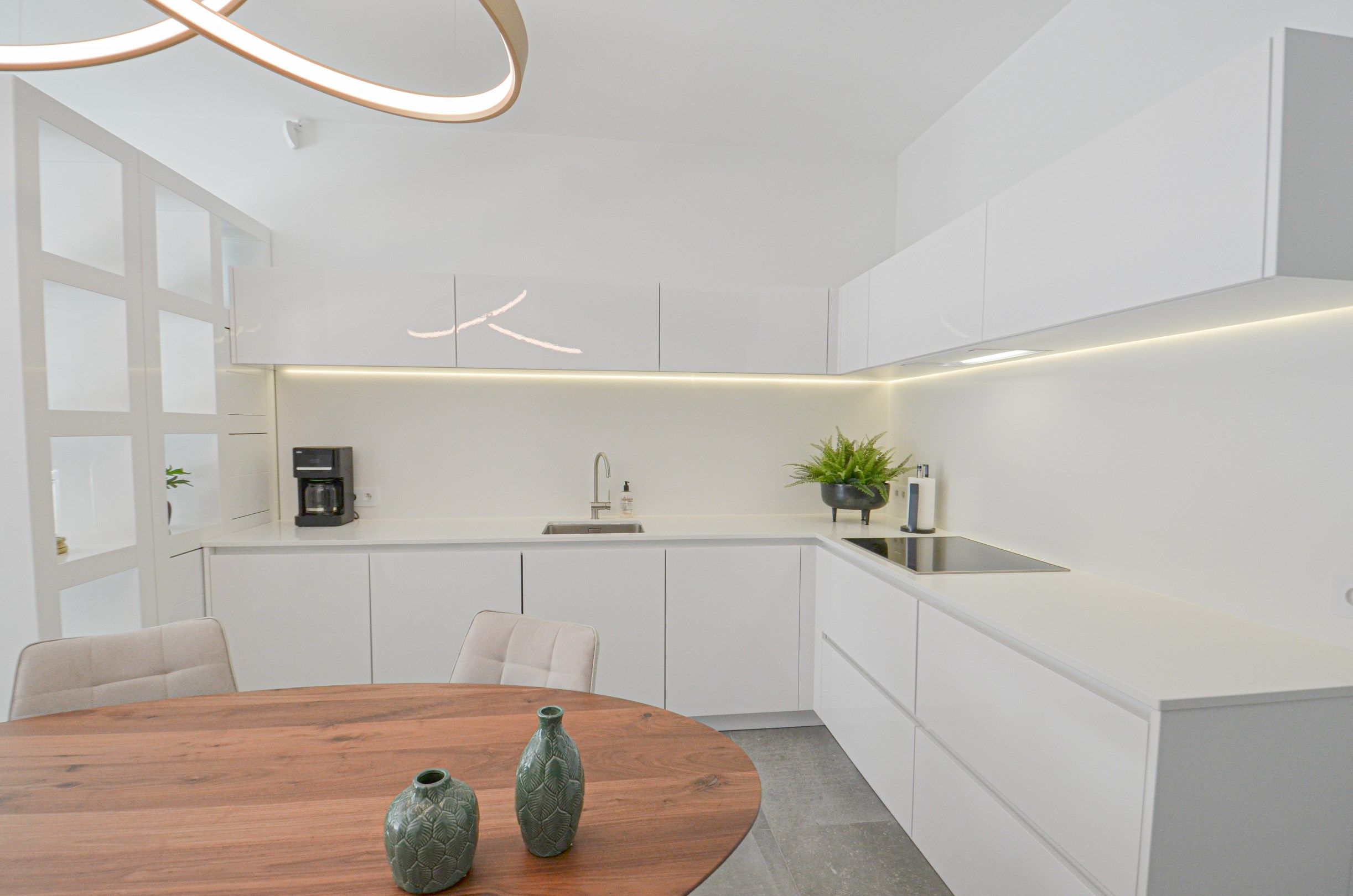 Subliem, luxueus tuinappartement met dubbele garage, rustig gelegen in een standingvolle residentie. foto 8