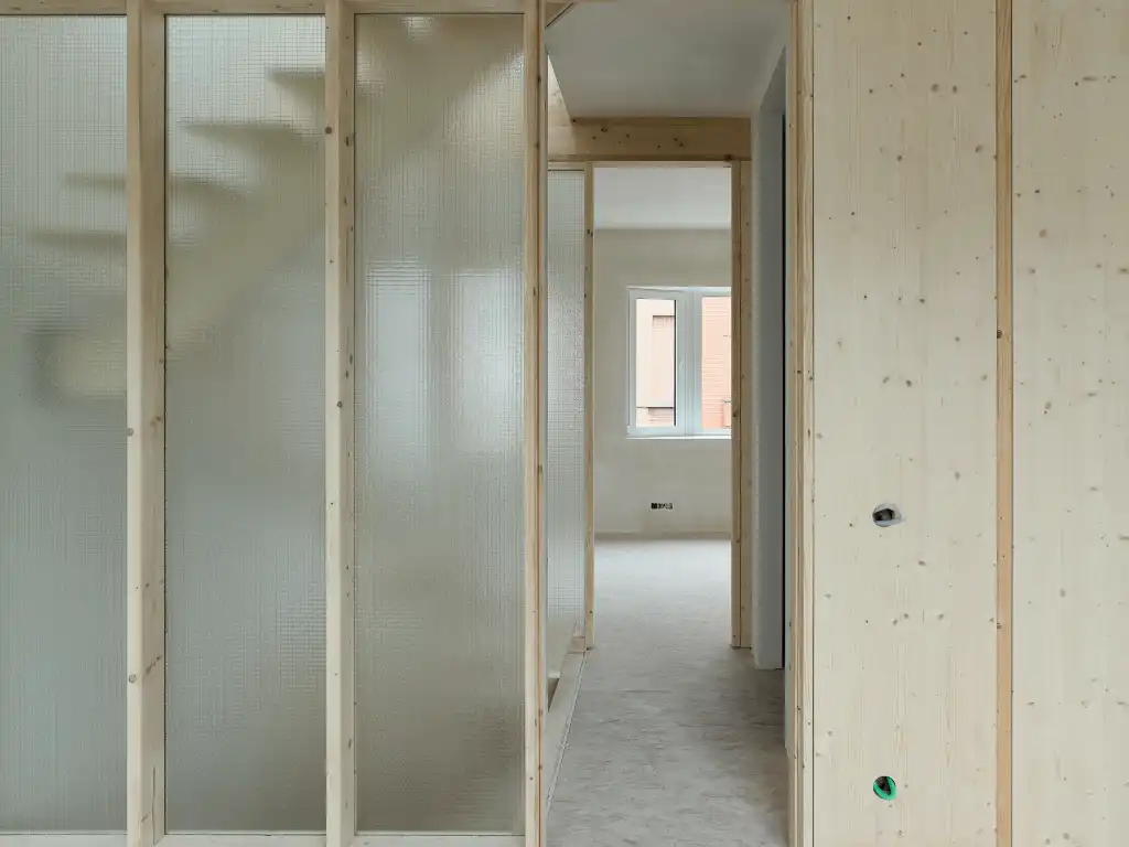 Architecturale woning ontworpen door&nbsp;GAFPA&nbsp;architecten met tuin, garage en atelierruimte op een boogscheut van het stadscentrum. foto 10