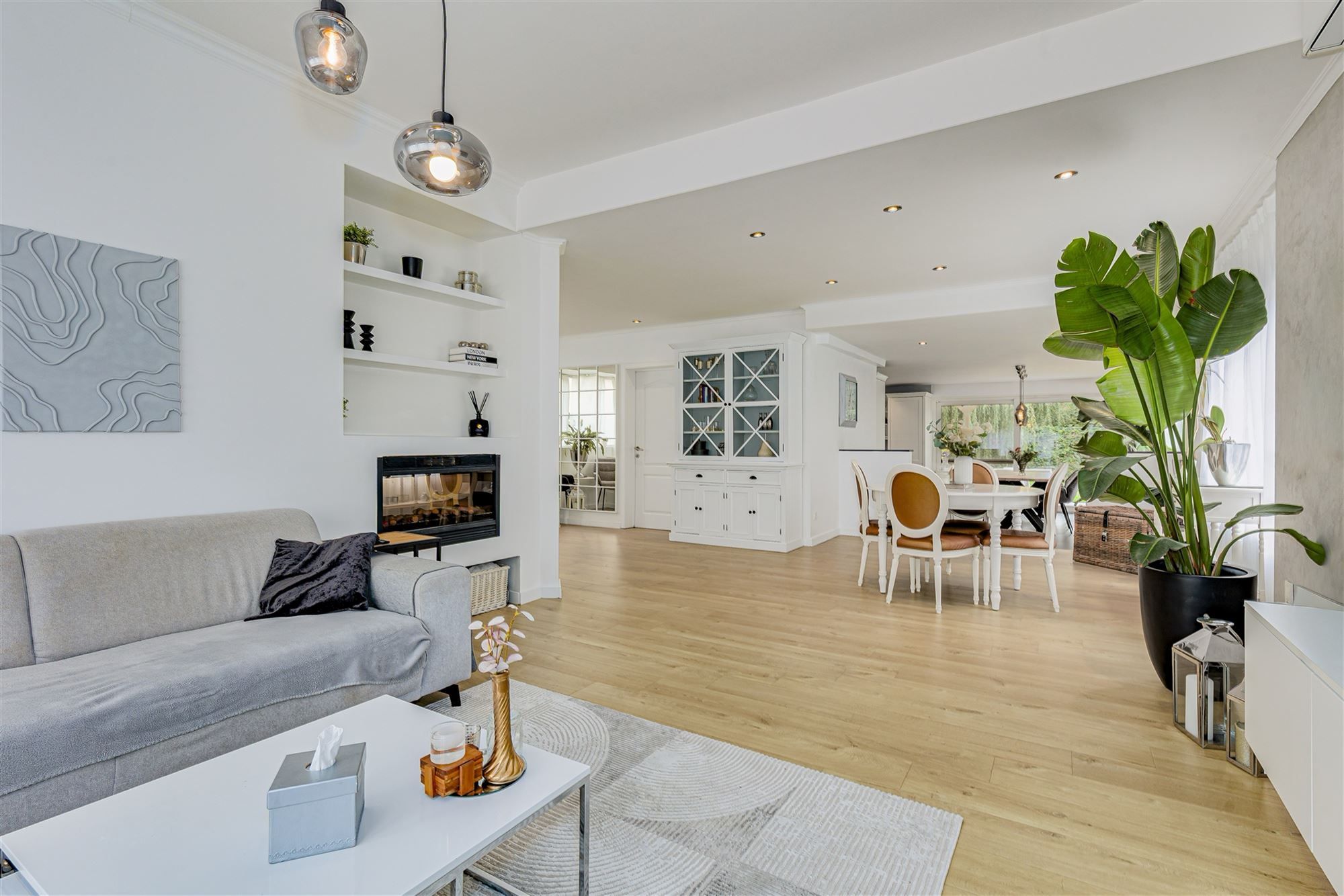Energiezuinige, instapklare villa met 4 slaapkamers. foto 2