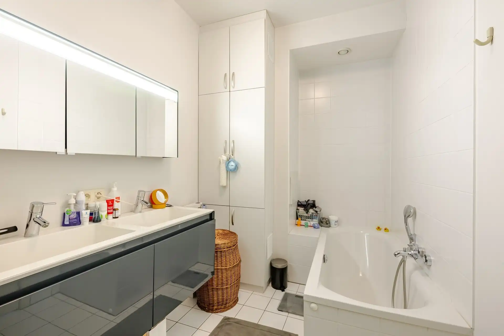 Topappartement met 2 slaapkamers en tuin! foto 15