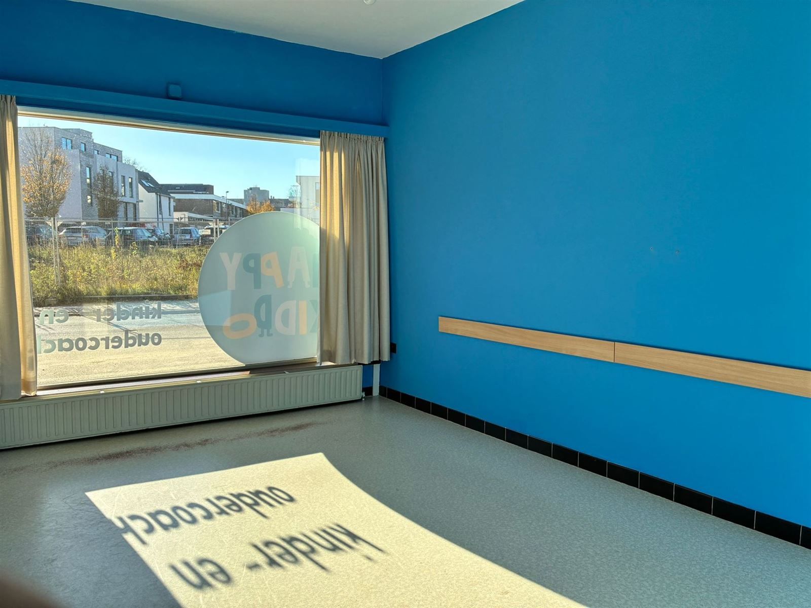 Handelspand centrum Lennik TE HUUR foto 4