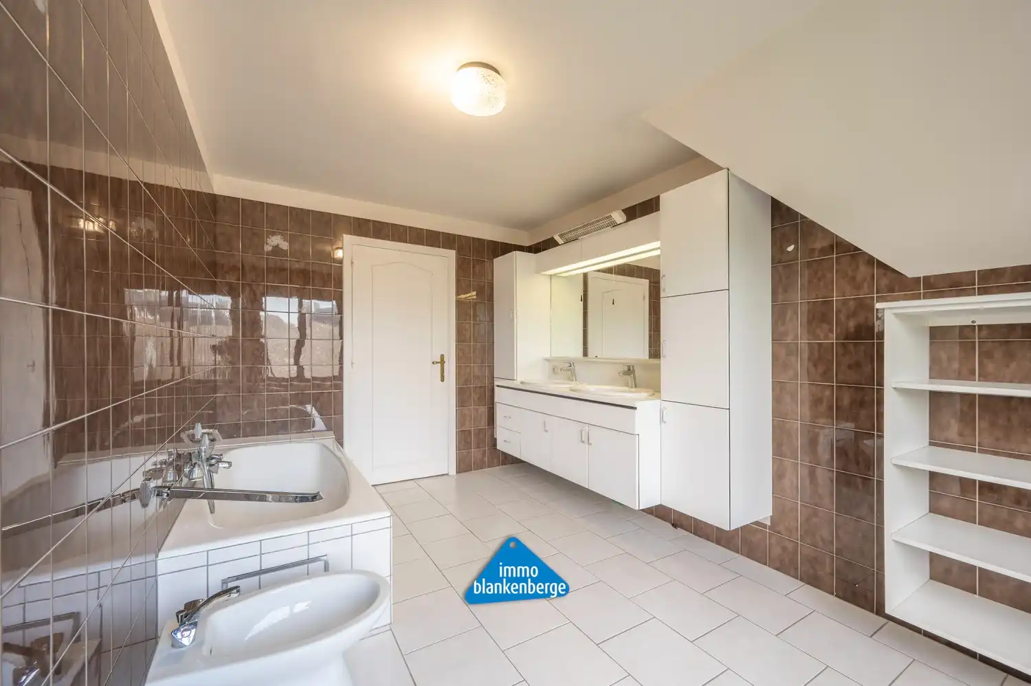 Exclusieve villa in een gegeerde residentiële wijk foto 21