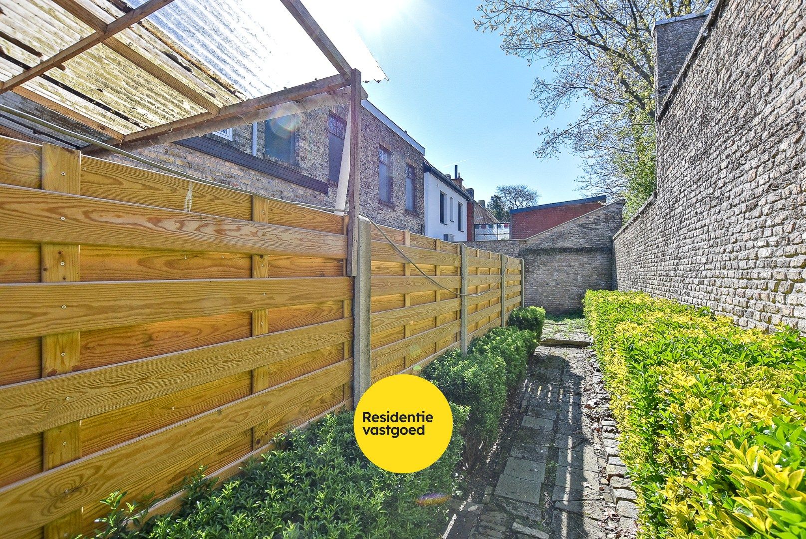 Charmante woning met veel potentieel in centrum Diksmuide! foto 16