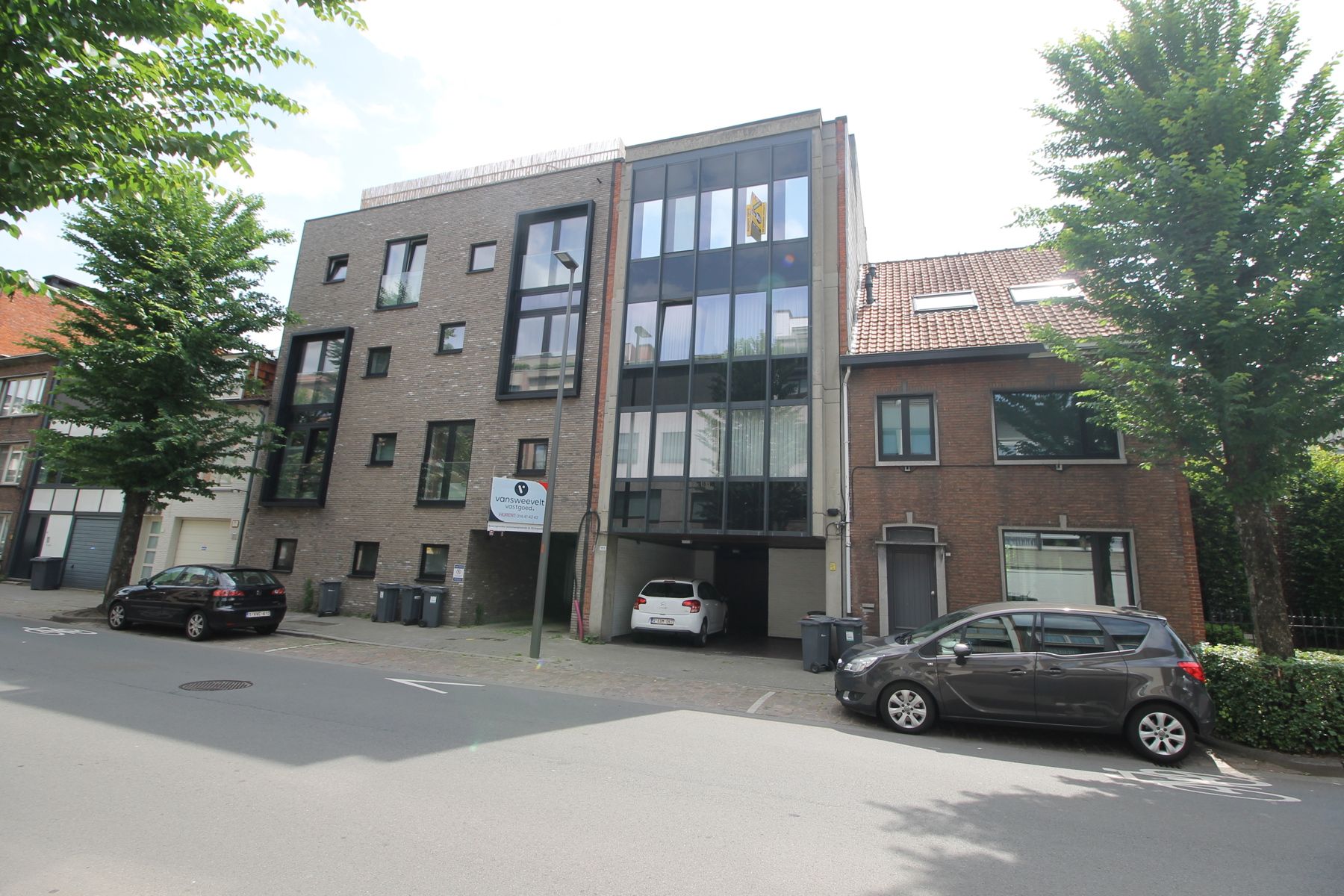 Appartement op de 3de verdieping met 2 slaapkamers en lift. foto {{pictureIndex}}