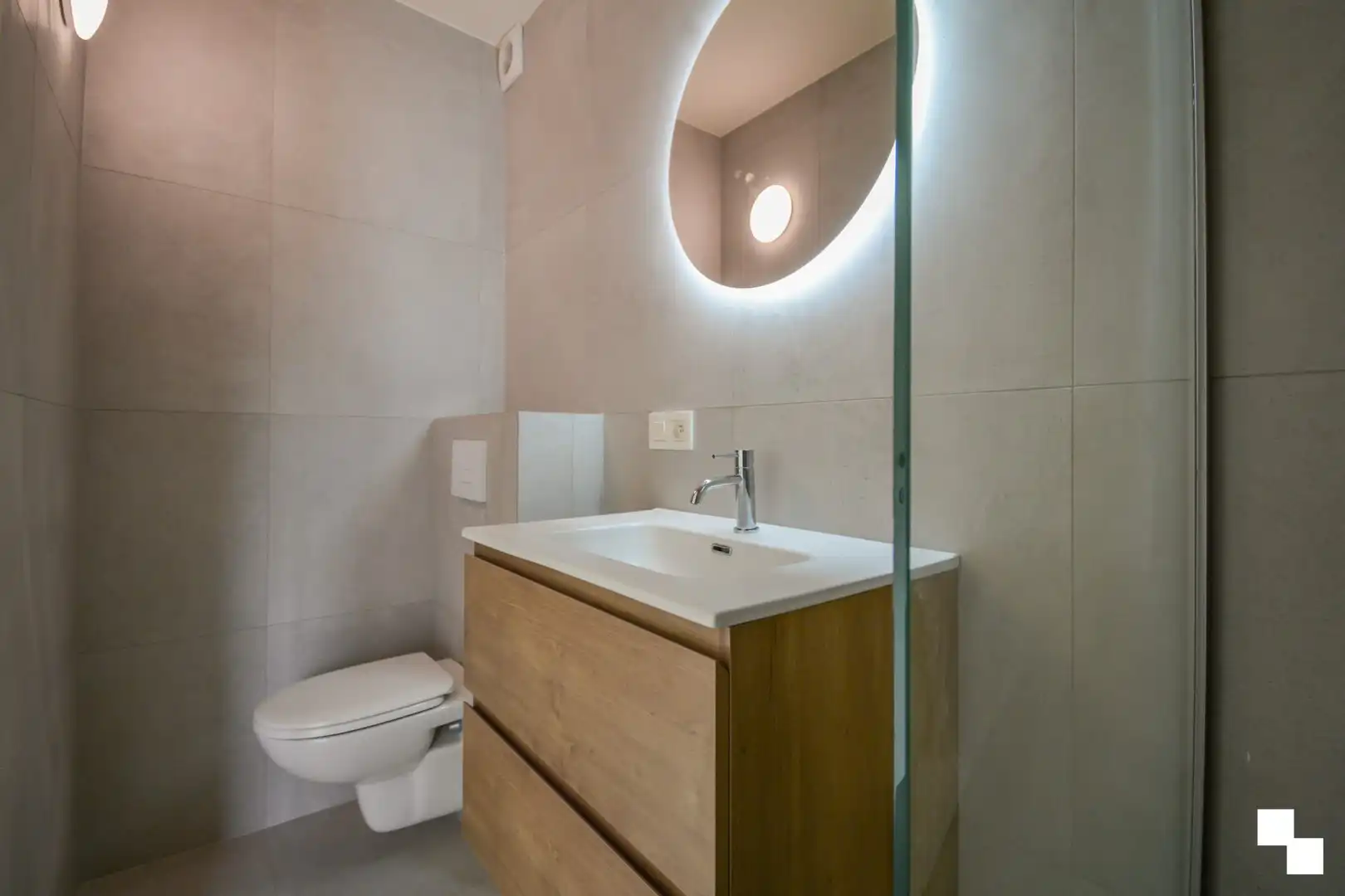 Volledig gerenoveerde studio nabij centrum Roeselare foto 11