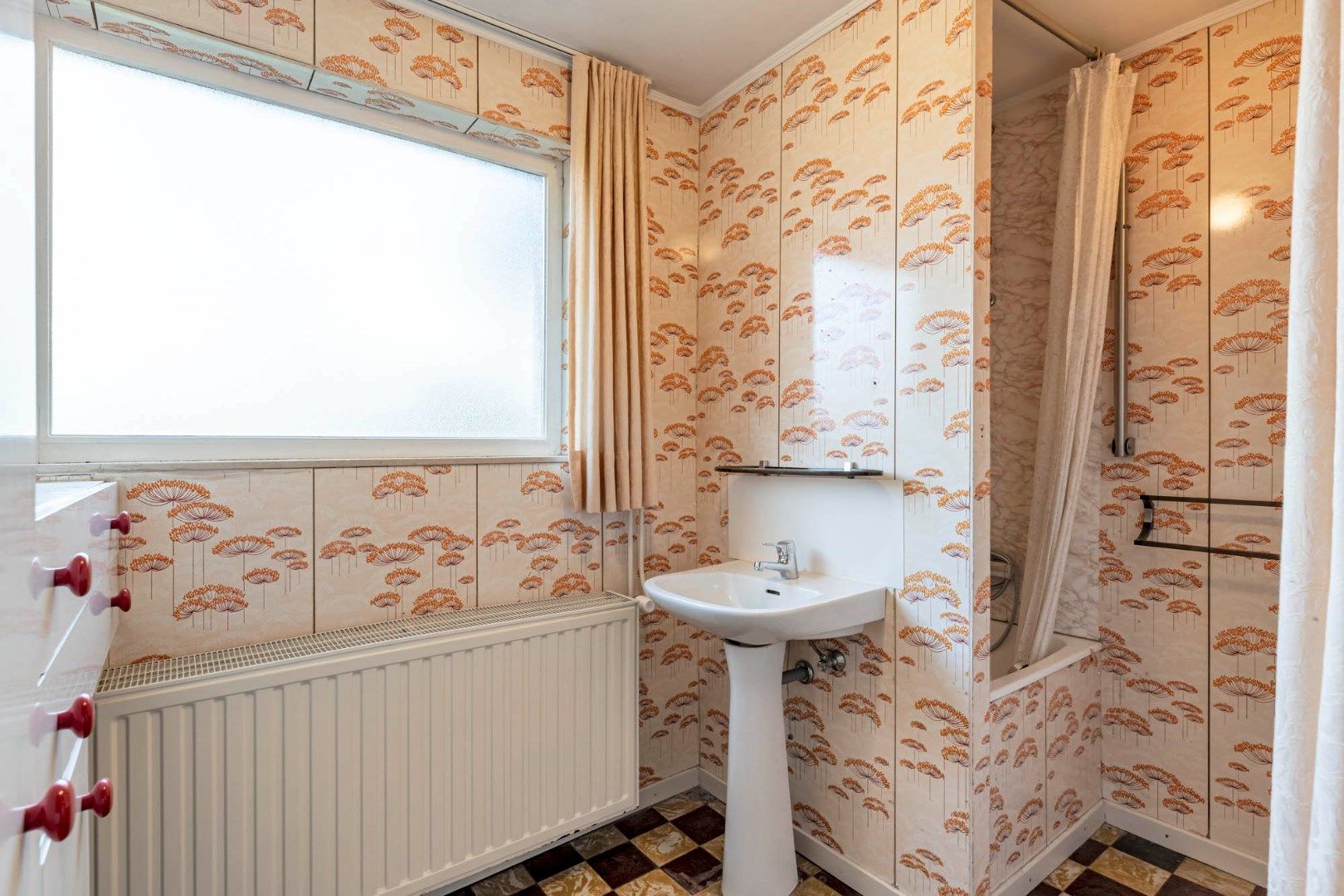 Te renoveren vrijstaande woning met zuidwest gerichte tuin en achterliggende weide op 16a 23ca foto 12
