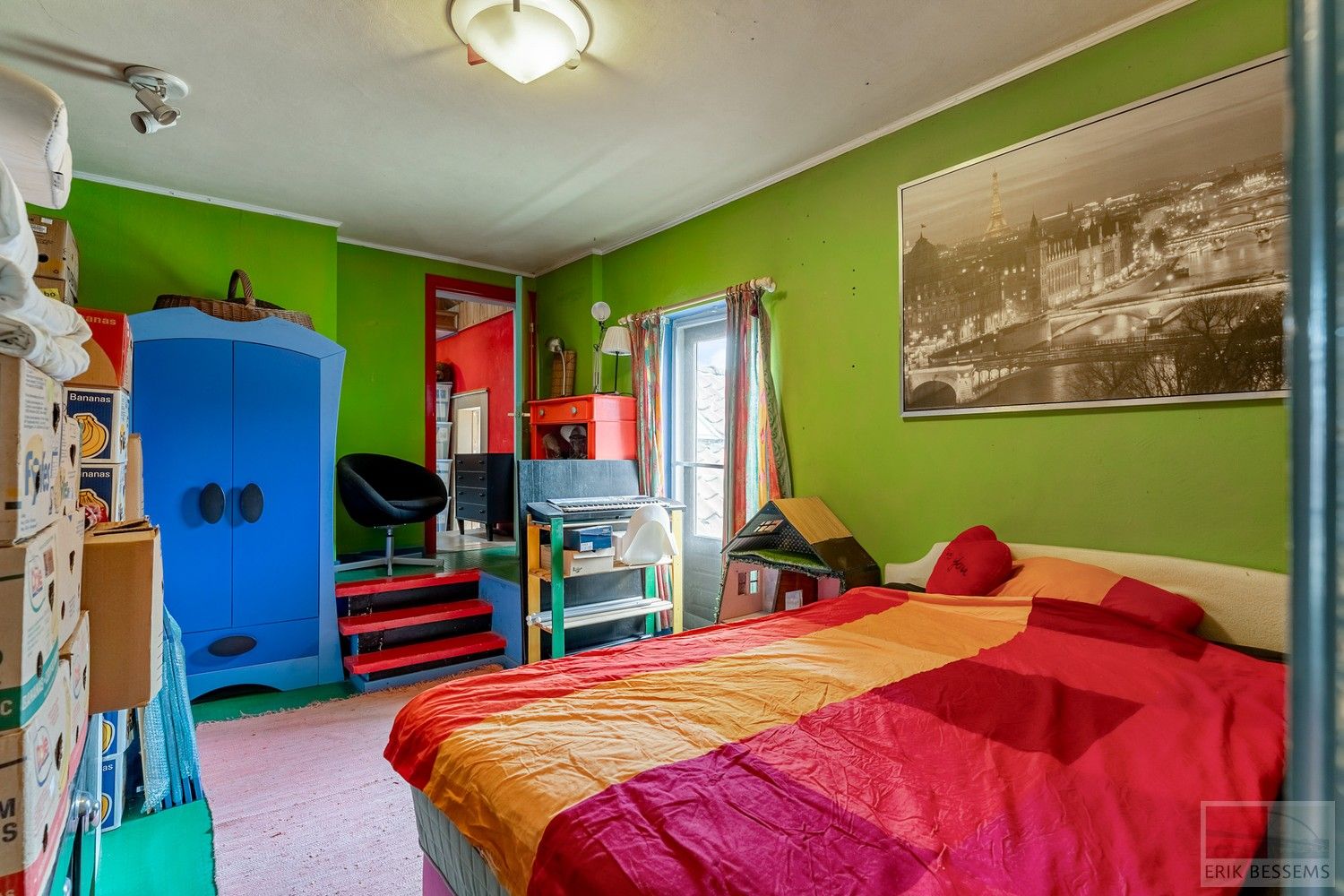 Unieke gesloten bebouwing met veel potentieel, deze ruime woning biedt een indrukwekkende woonoppervlakte van 306 m² foto 17