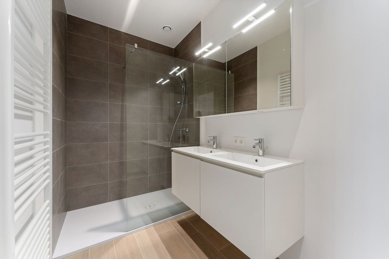 Nieuwbouwappartement in luxe-residentie White Princess foto 7