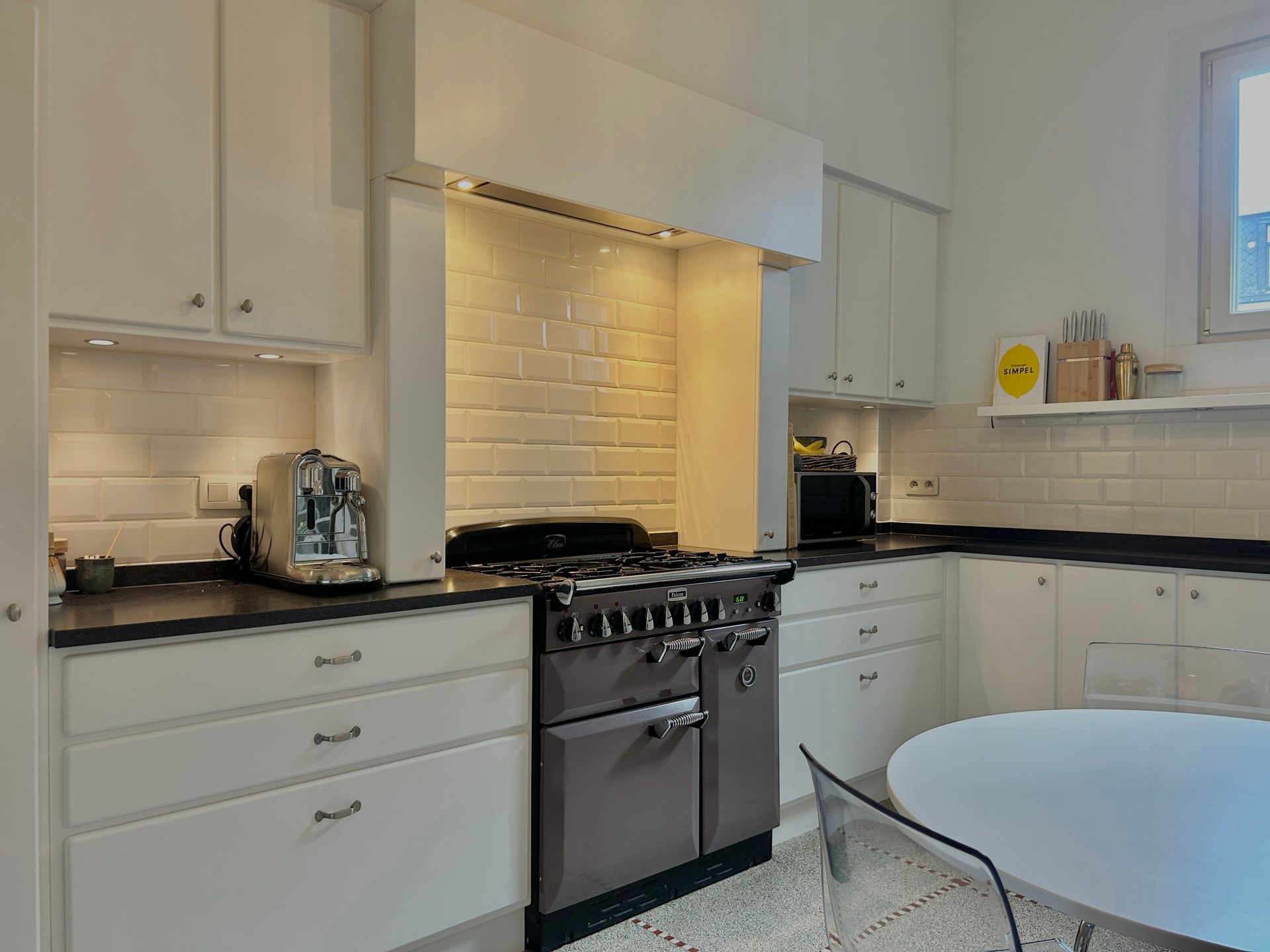 All-in, gemeubeld 2-slpk.app. in de Theaterbuurt foto 7