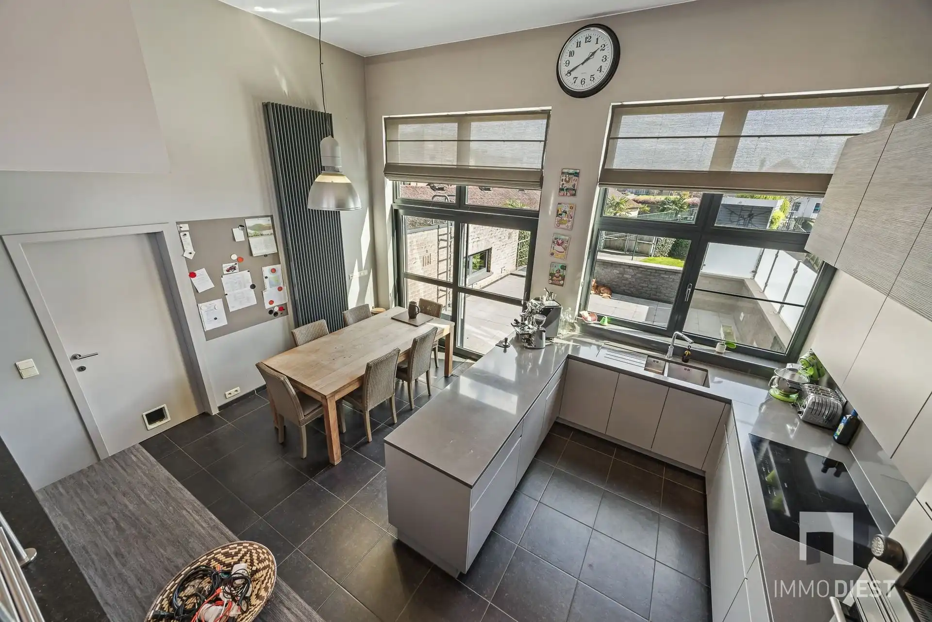 Bedrijfsgebouw én woning aan de stadsrand foto 15