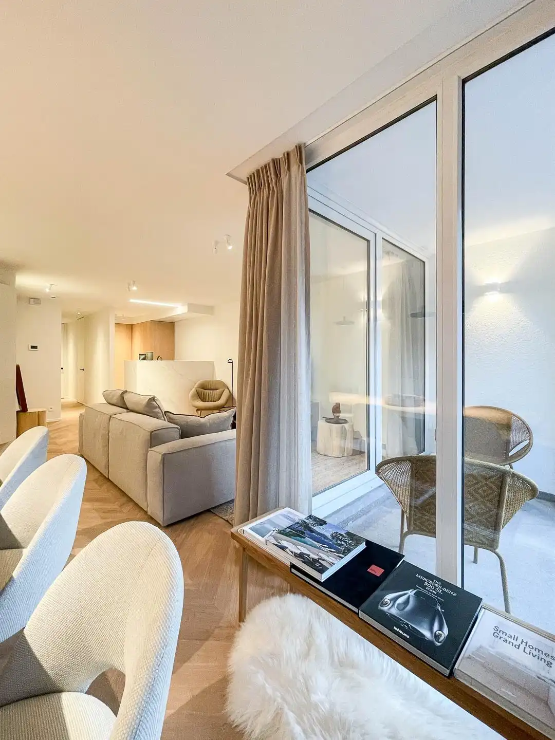 Stijlvol gerenoveerd appartement op een centrale ligging foto 3