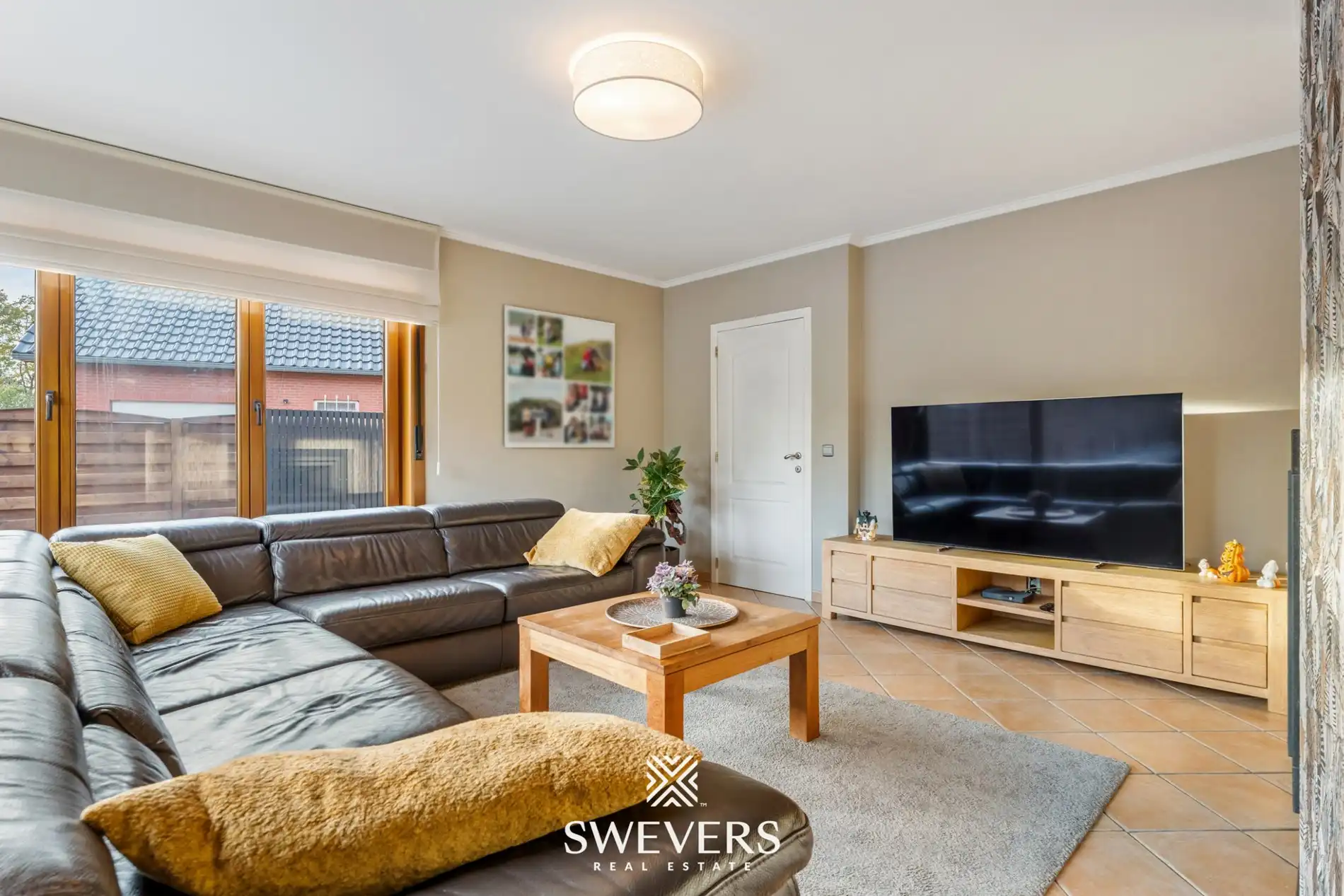 Comfortabele vrijstaande woning met ruime kamers en zuid gerichte tuin  foto 2