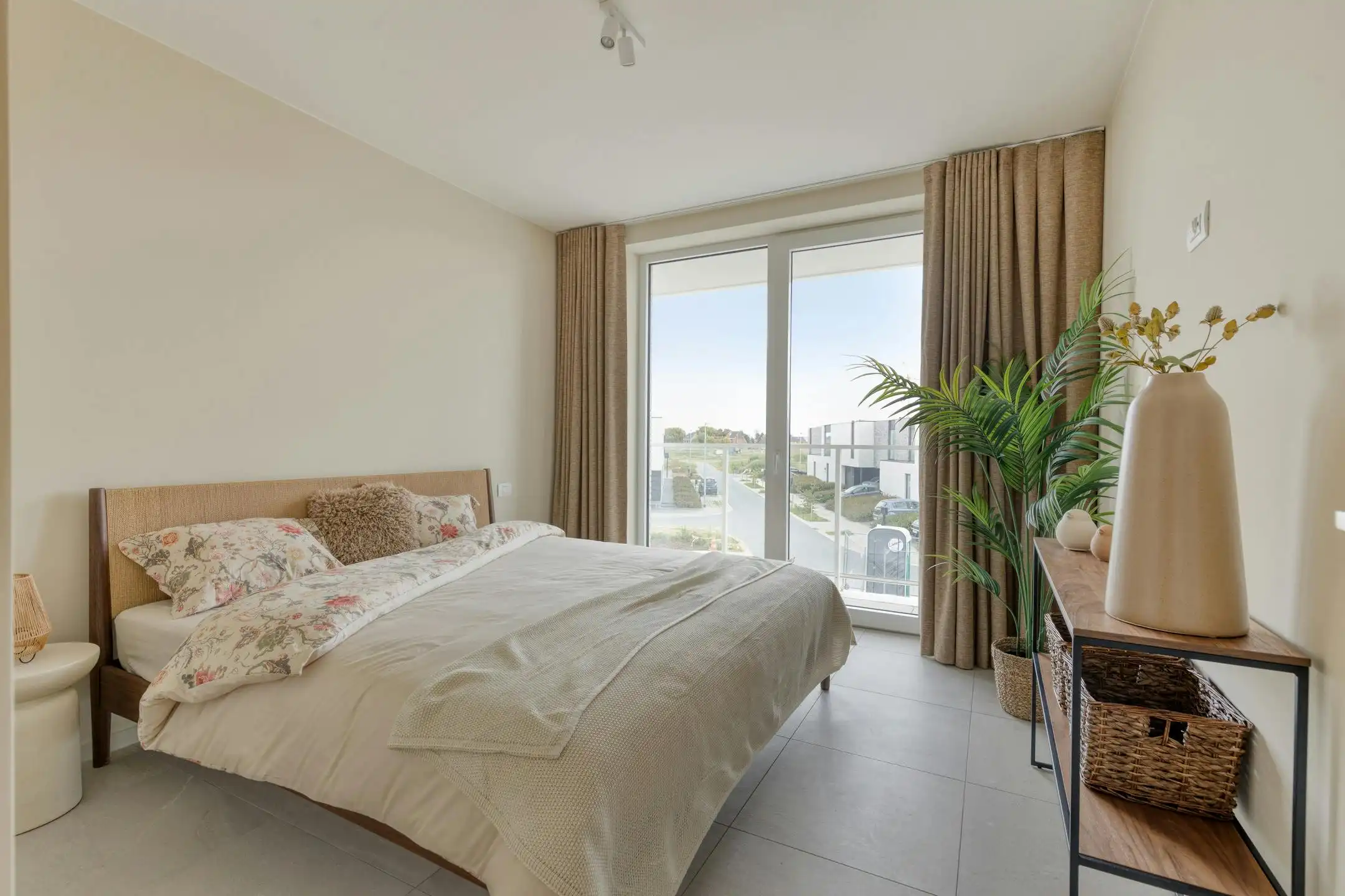 Volledig ingericht én geschilderde modelappartement! foto 12