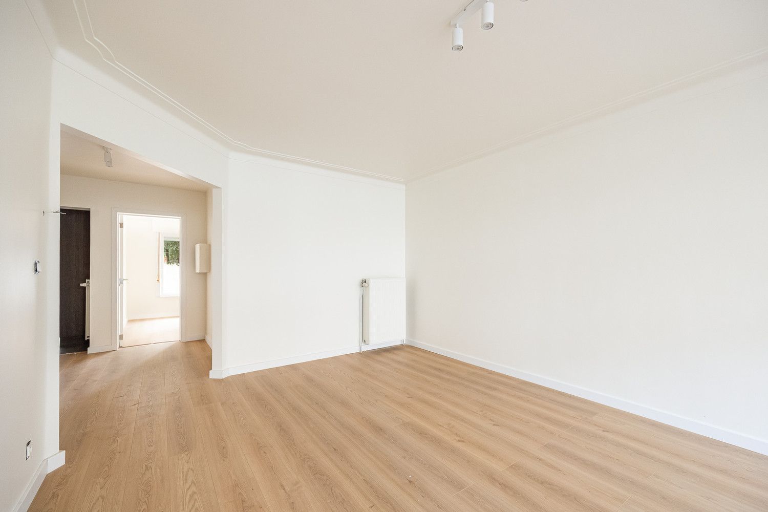 Modern gelijlvloersapp met charmante ZW-tuin foto 6