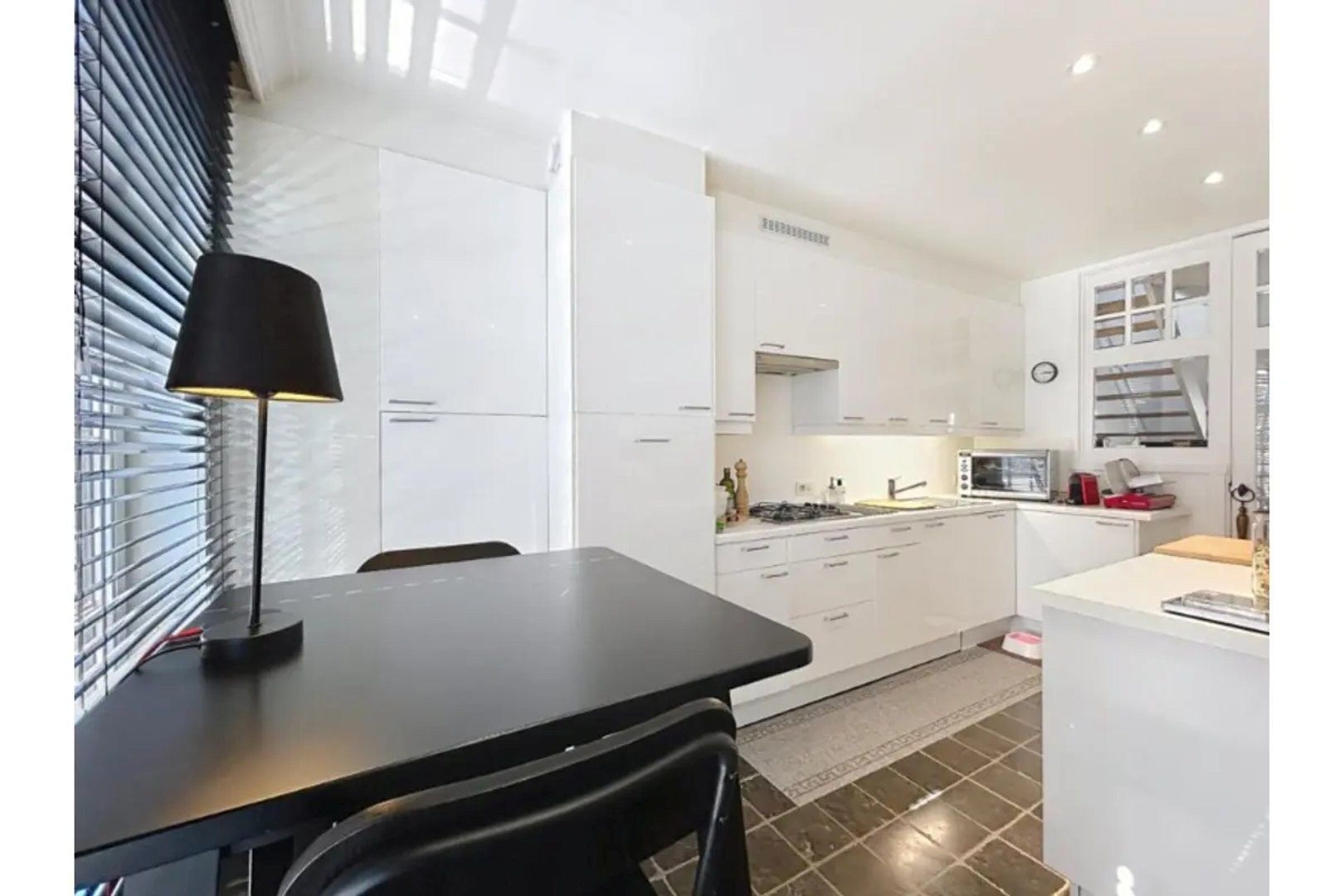 Handelszaak met woonst in hartje Roeselare  foto 12