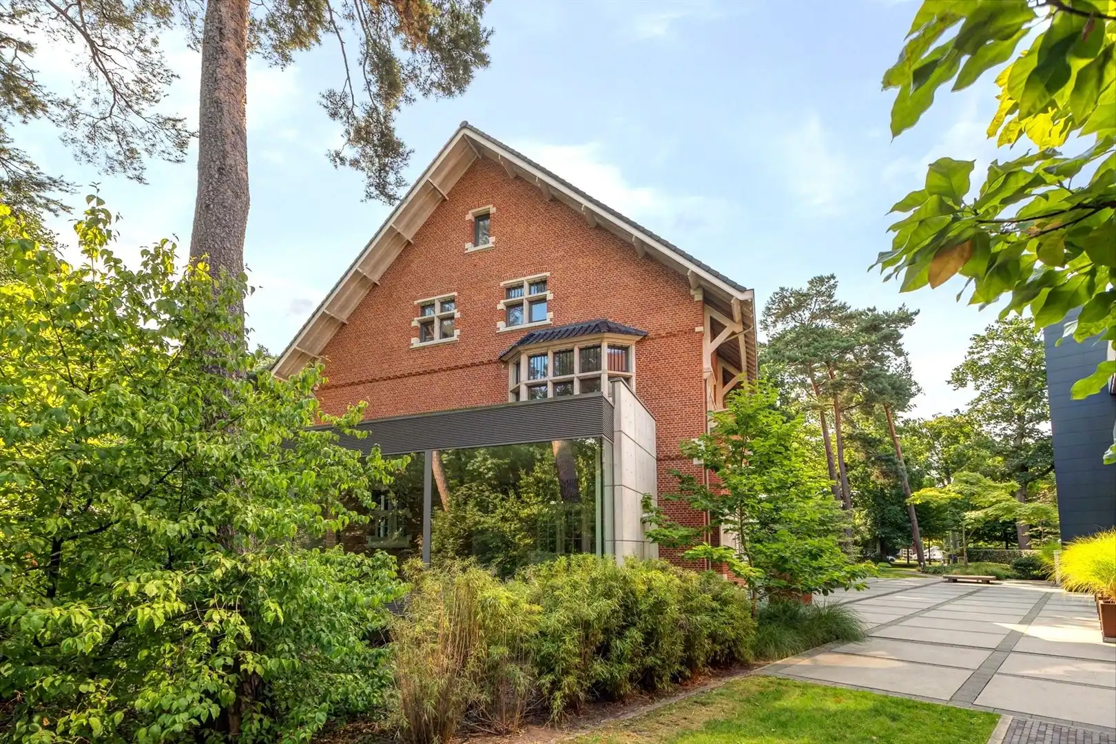 Villa Ullens. Het prachtig gerenoveerde kasteel in hartje Schoten foto 2