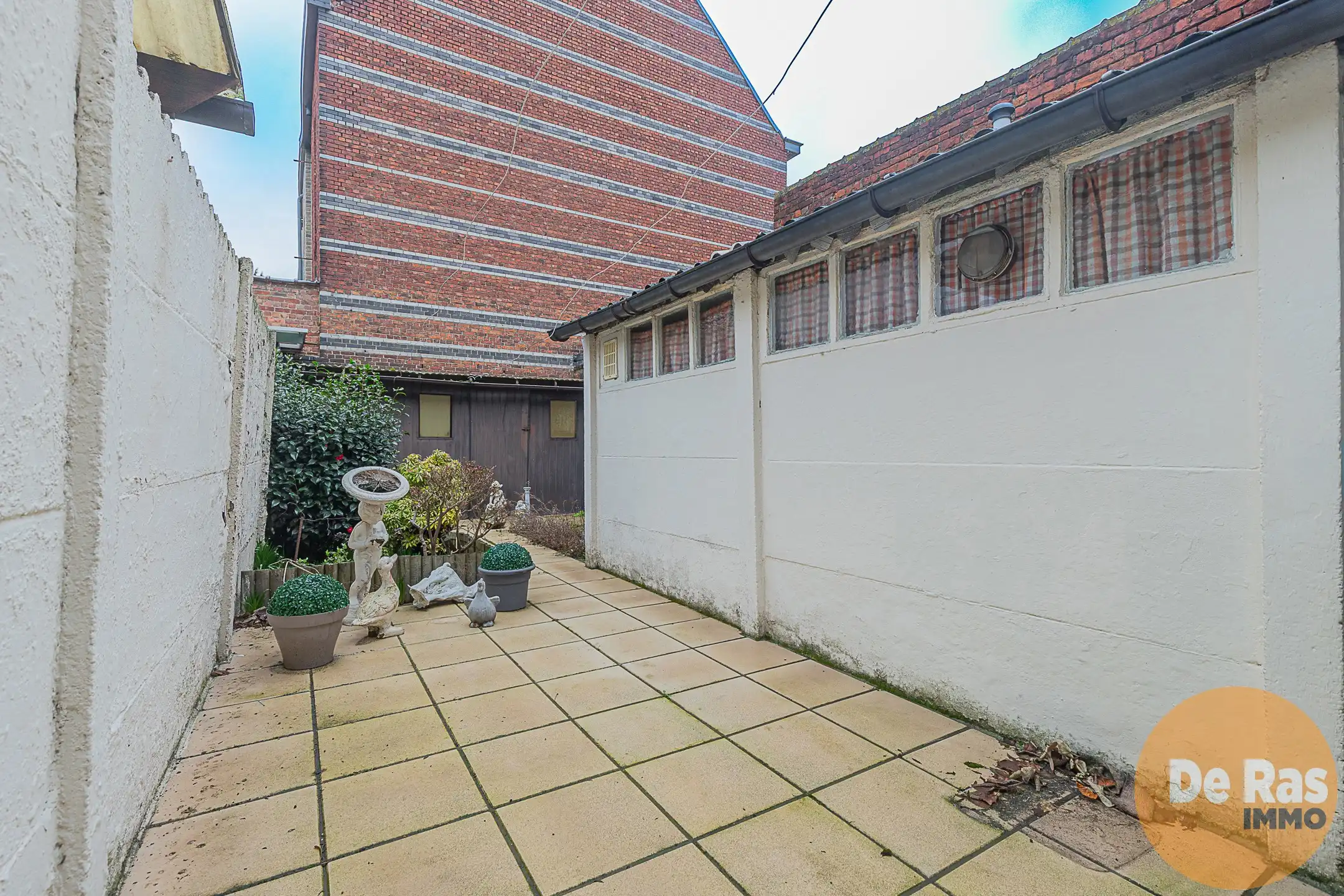 AALST - Te renoveren woning met 2 slpk en koer op topligging foto 14