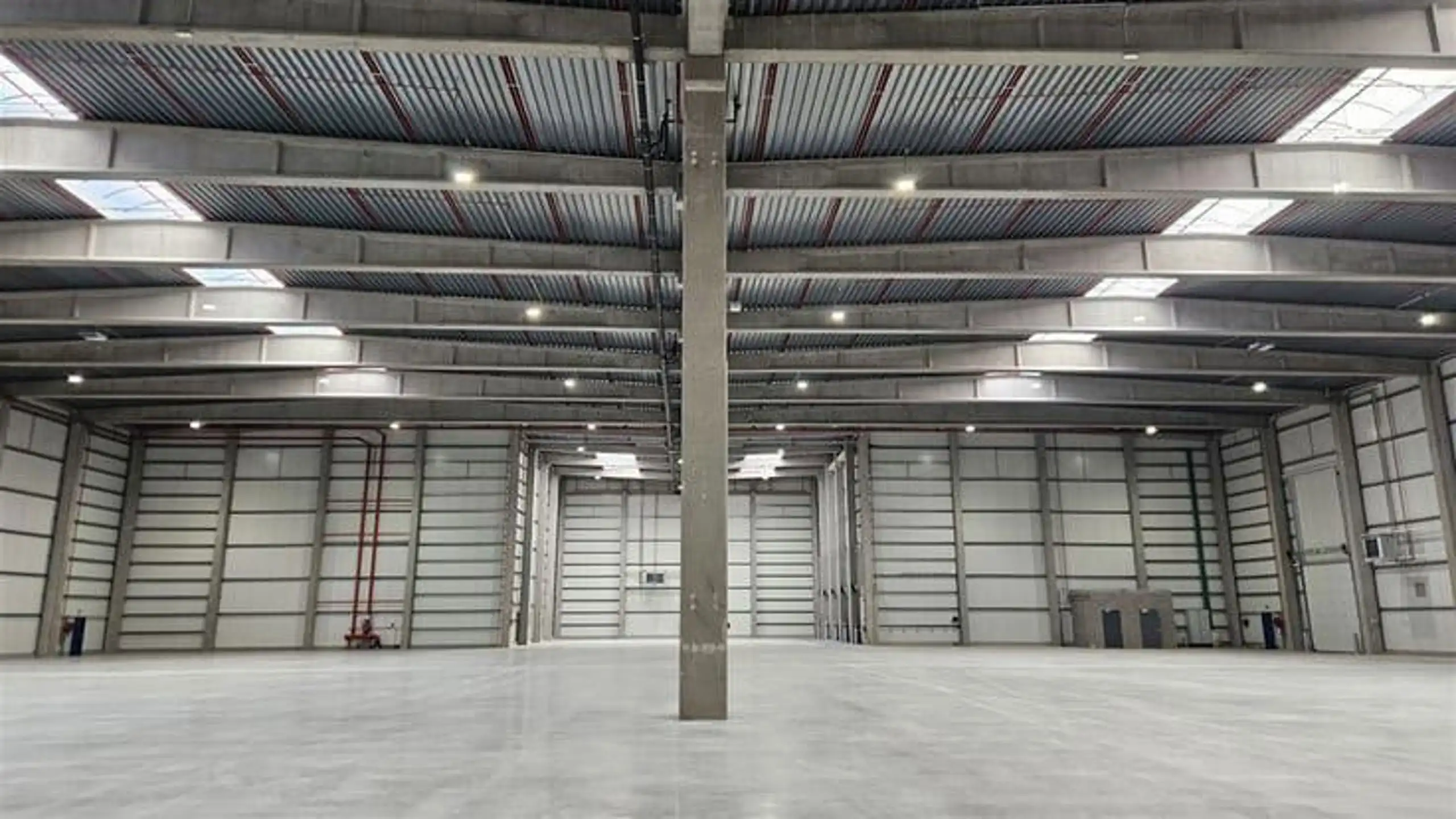Magazijn 6.240 m² en buitenterrein 1.822m²  op de site Desteldonk in de haven van Gent  foto 6