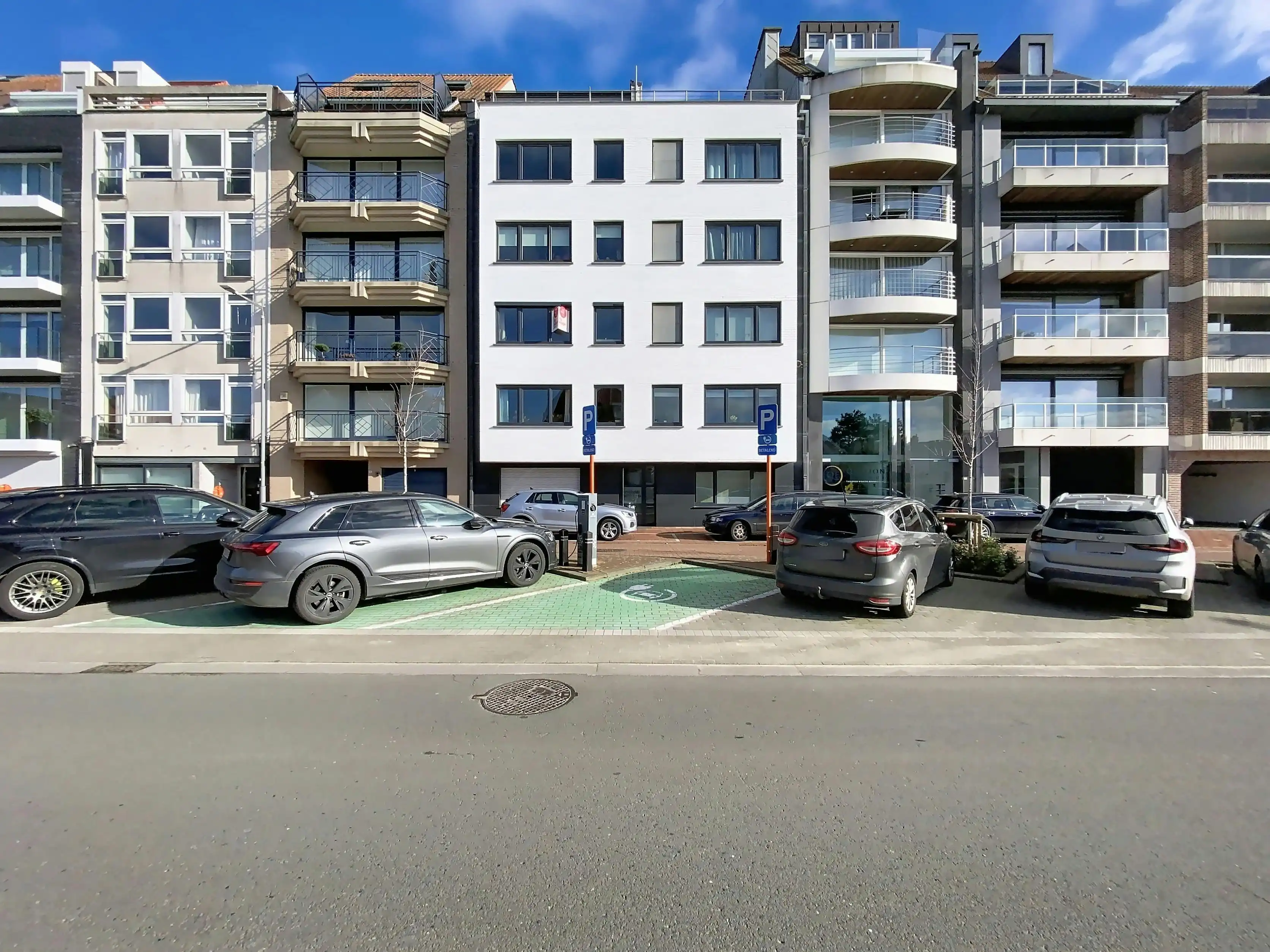 Ruim appartement met 3 slaapkamers te koop in Knokke foto 16