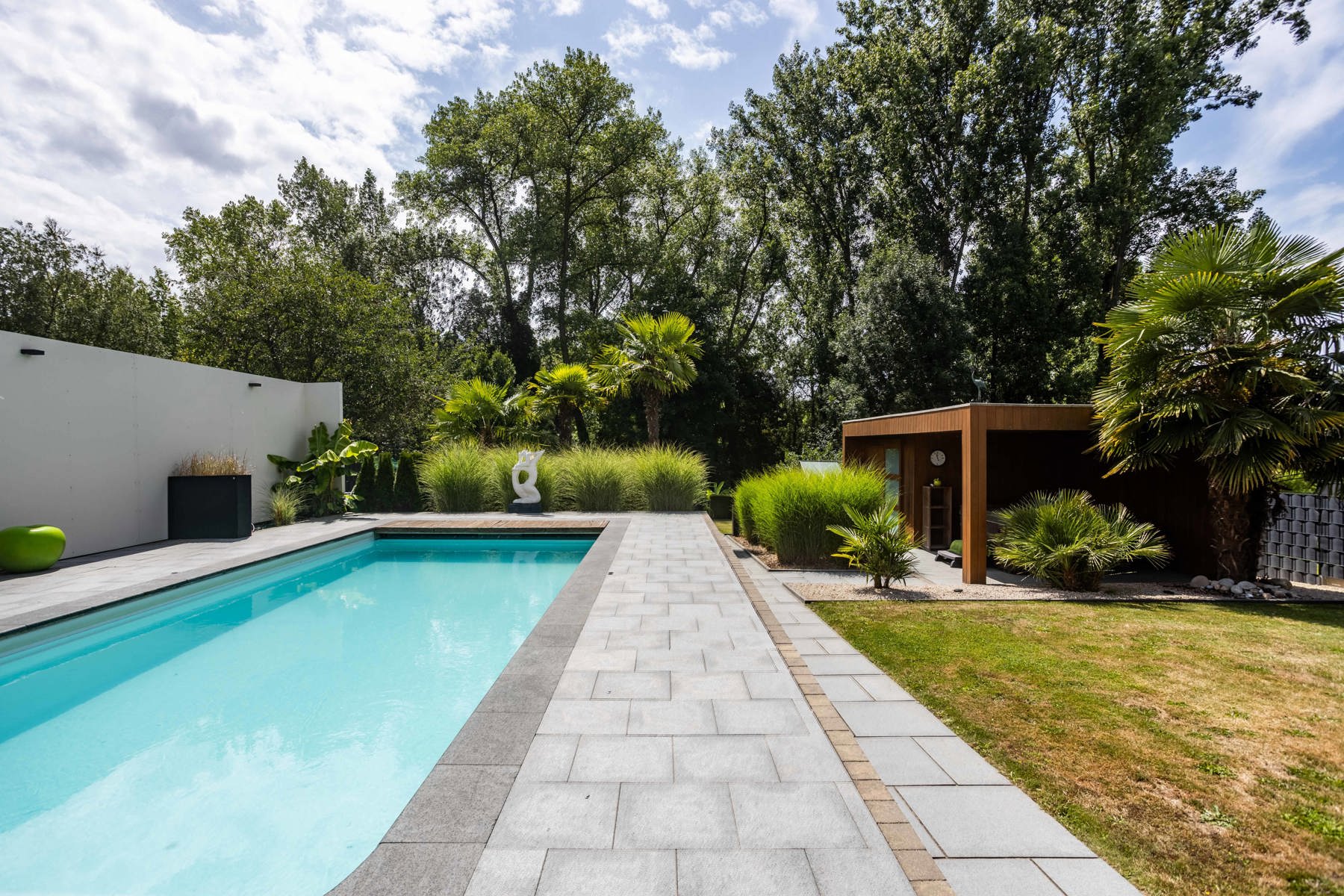 Instapklare woning 4 slpks met zwembad en poolhouse foto 23