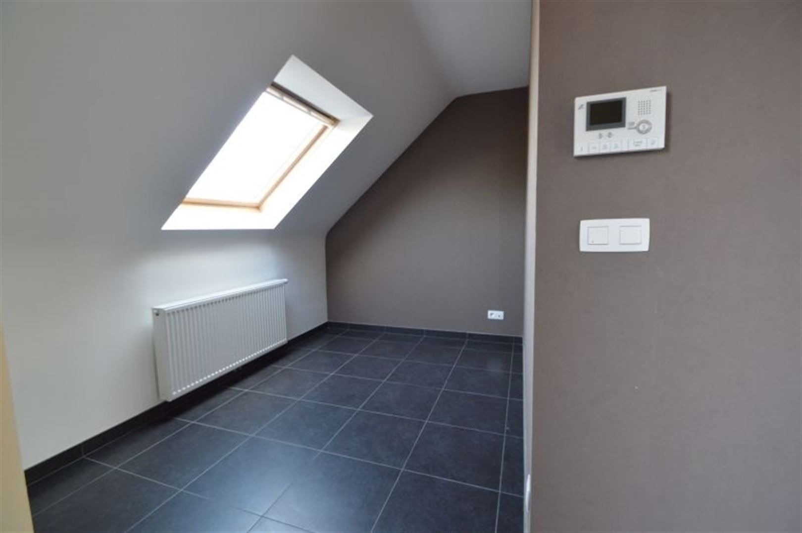 Prachtig Duplex appartement (106 m2) gelegen op het 2de verdiep te Dendermonde (Baasrode). foto 5