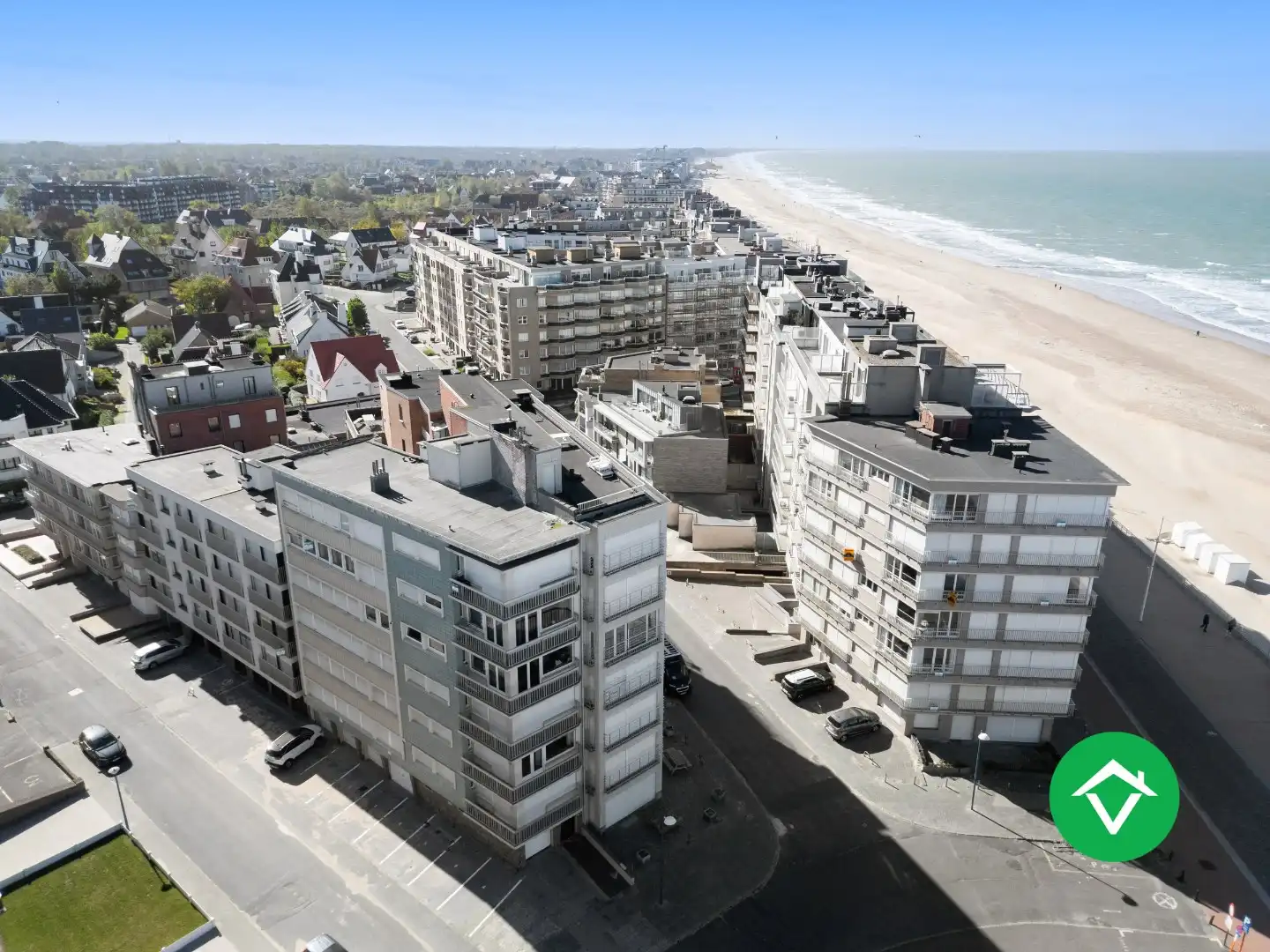  Gezellig appartement te koop aan zee te Koksijde foto 3