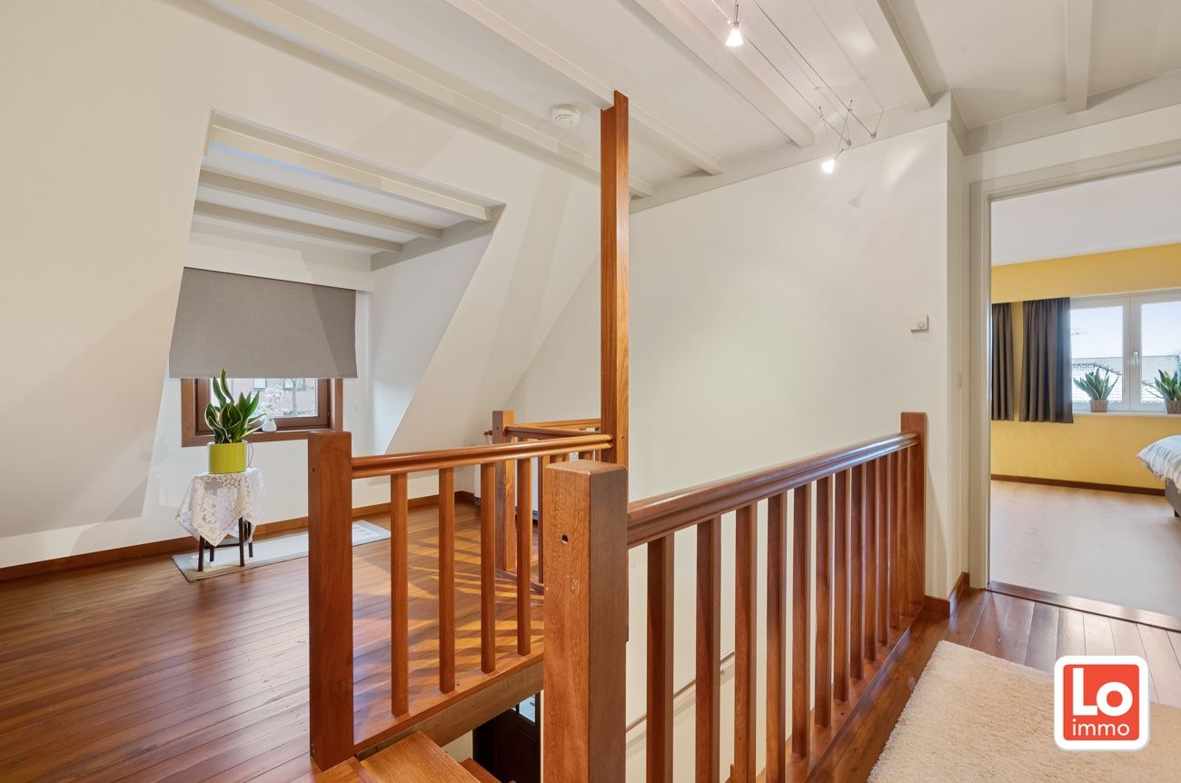 VERKOCHT! Charmante alleenstaande woning met grote tuin te Sint-Amandsberg! foto 11