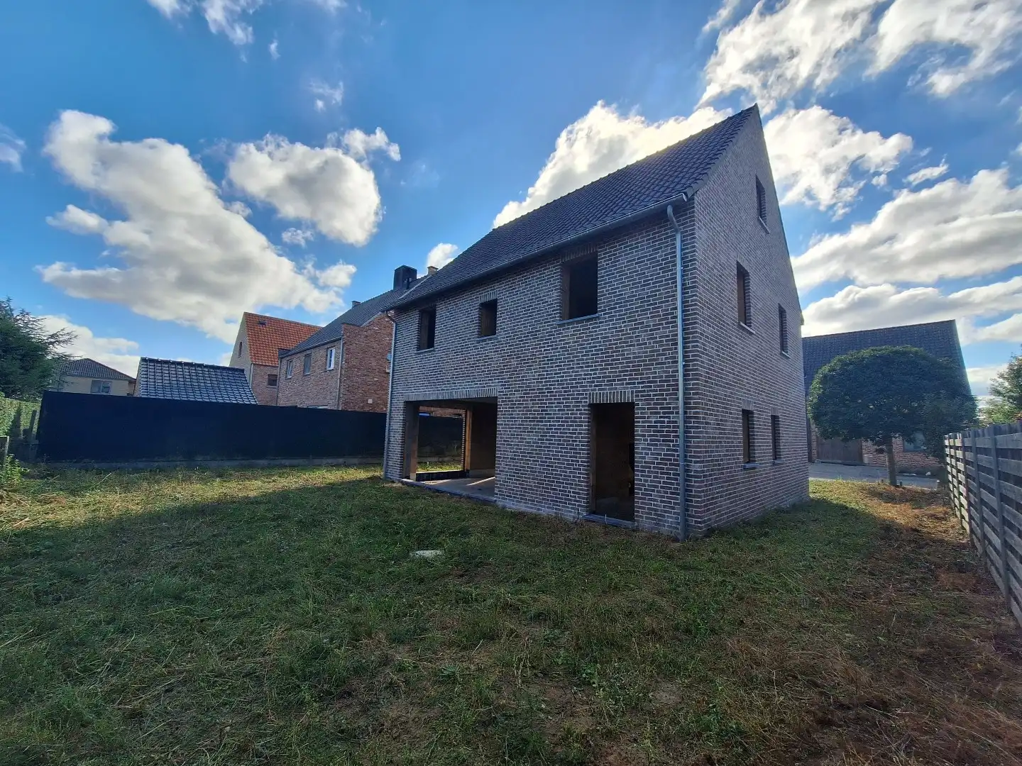 Alleenstaande nieuwbouwwoning met 5  SLK in een rustige omgeving te Damme foto 2