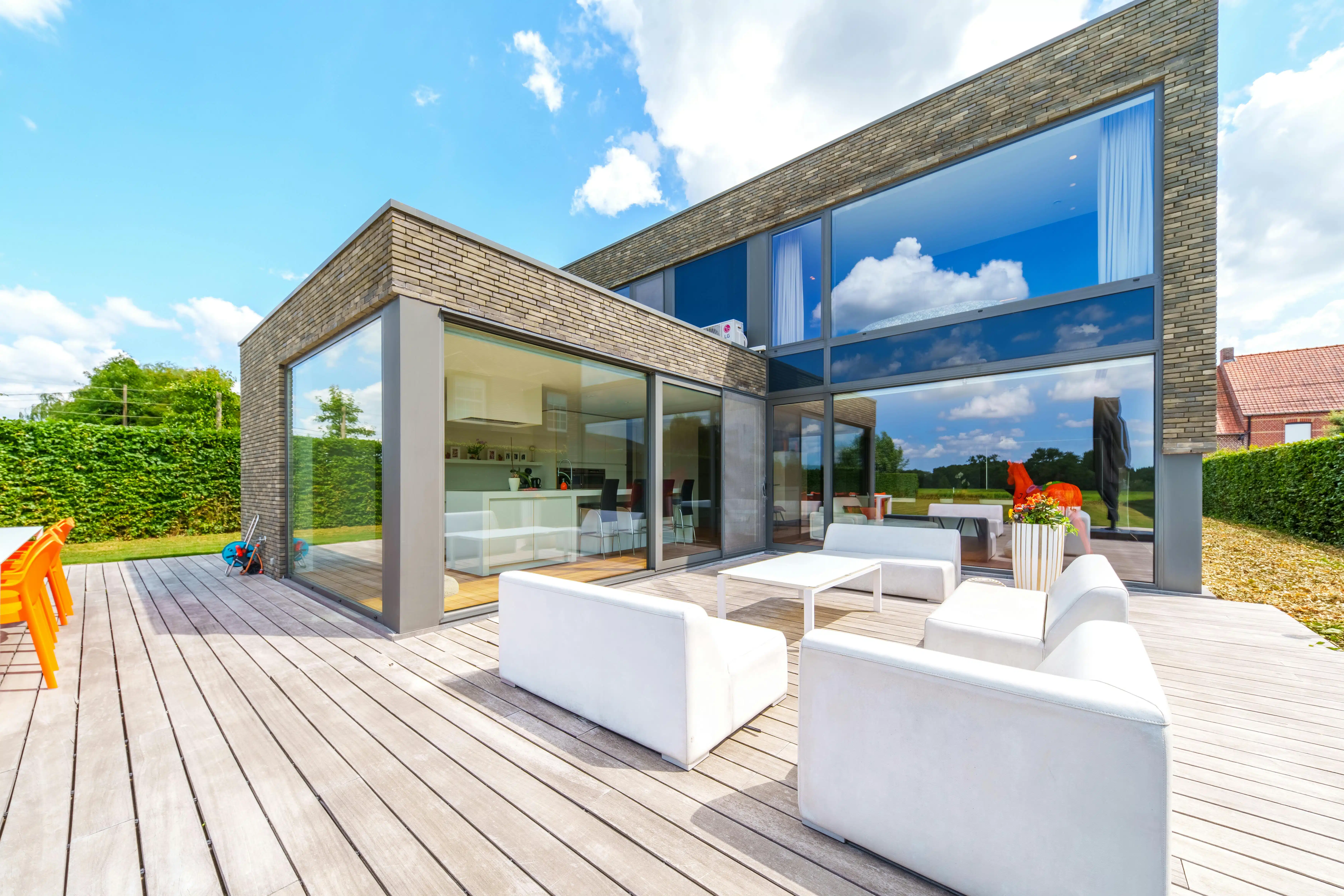 Unieke architecturale villa in Oostrozebeke foto {{pictureIndex}}