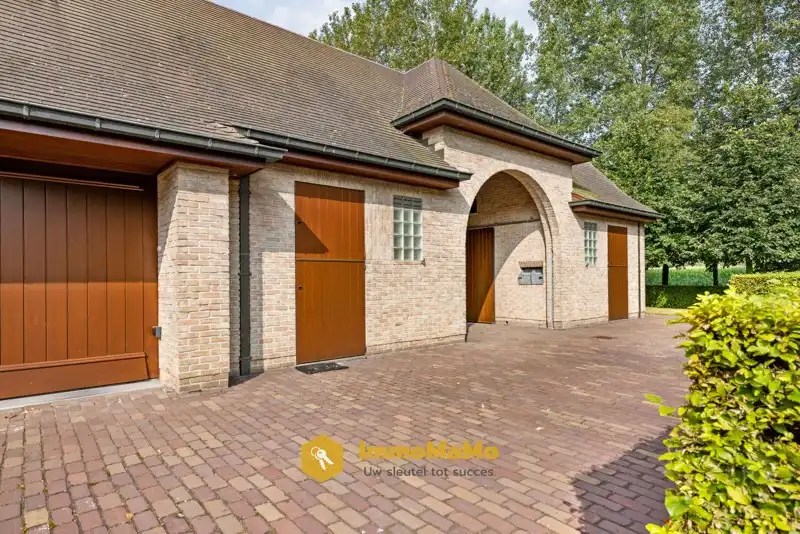 UNIEKE VILLA MET WEILAND EN PAARDENSTALLEN OP EEN TOPLOCATIE TE KOOP IN MENDONK (GENT) foto 29