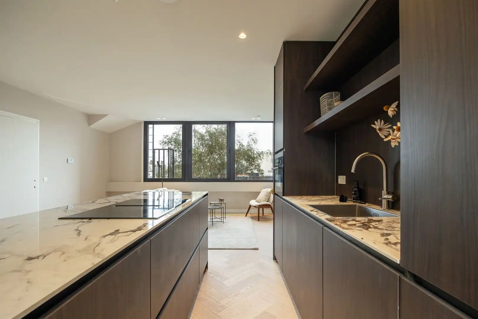 Renovatieproject met leuk terras foto 4