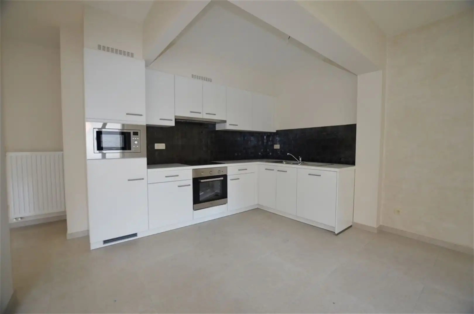 Gerenoveerd appartement in hartje Hasselt foto 2