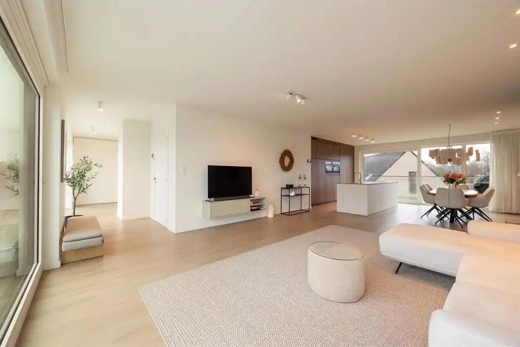 Nieuwbouw dakappartement met zicht op de vaart  foto 2