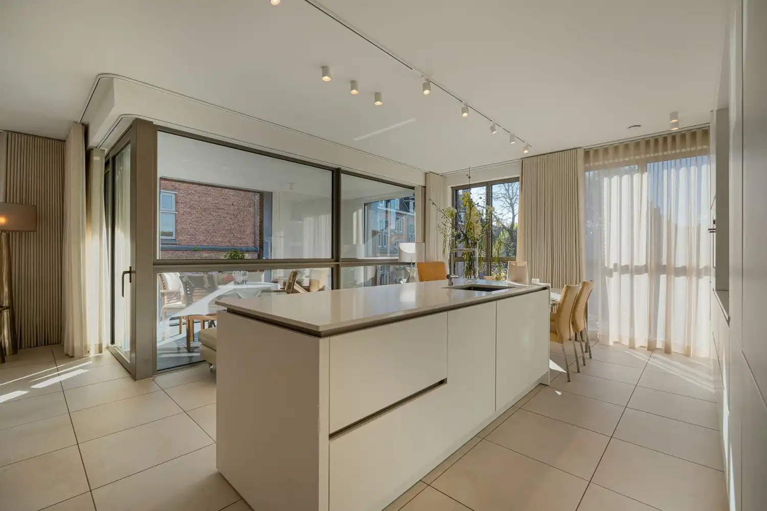 Exclusief wonen aan de Groenplaats in het charmante Oud-Rekem foto 9