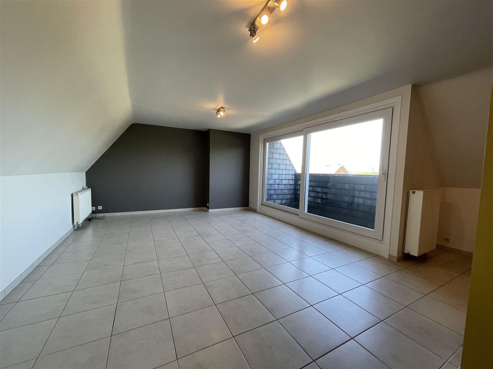 Appartement met terras en garage foto {{pictureIndex}}